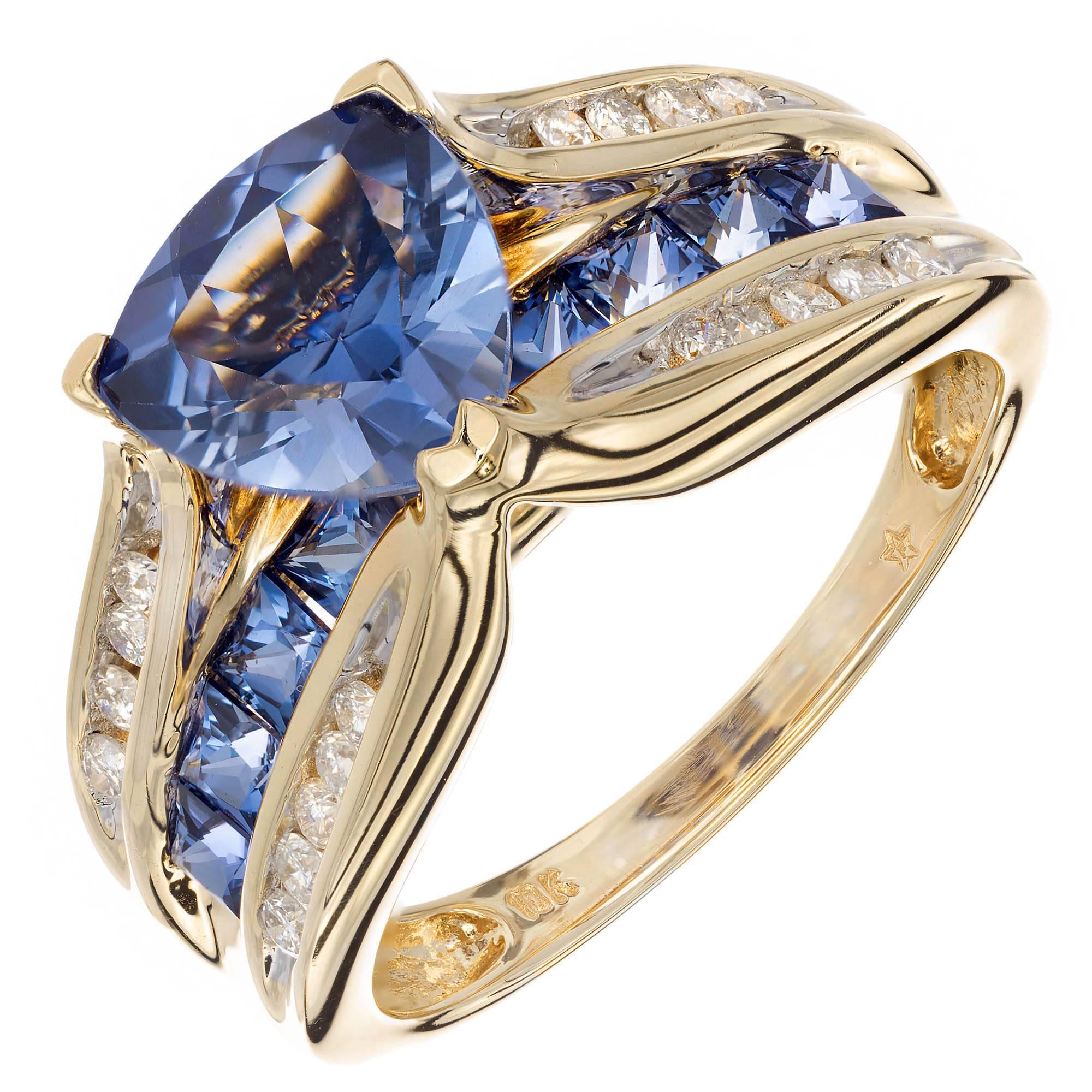 1.54 Carat Tanzanite Diamond Yellow Gold Diamond Engagement Ring For Sale