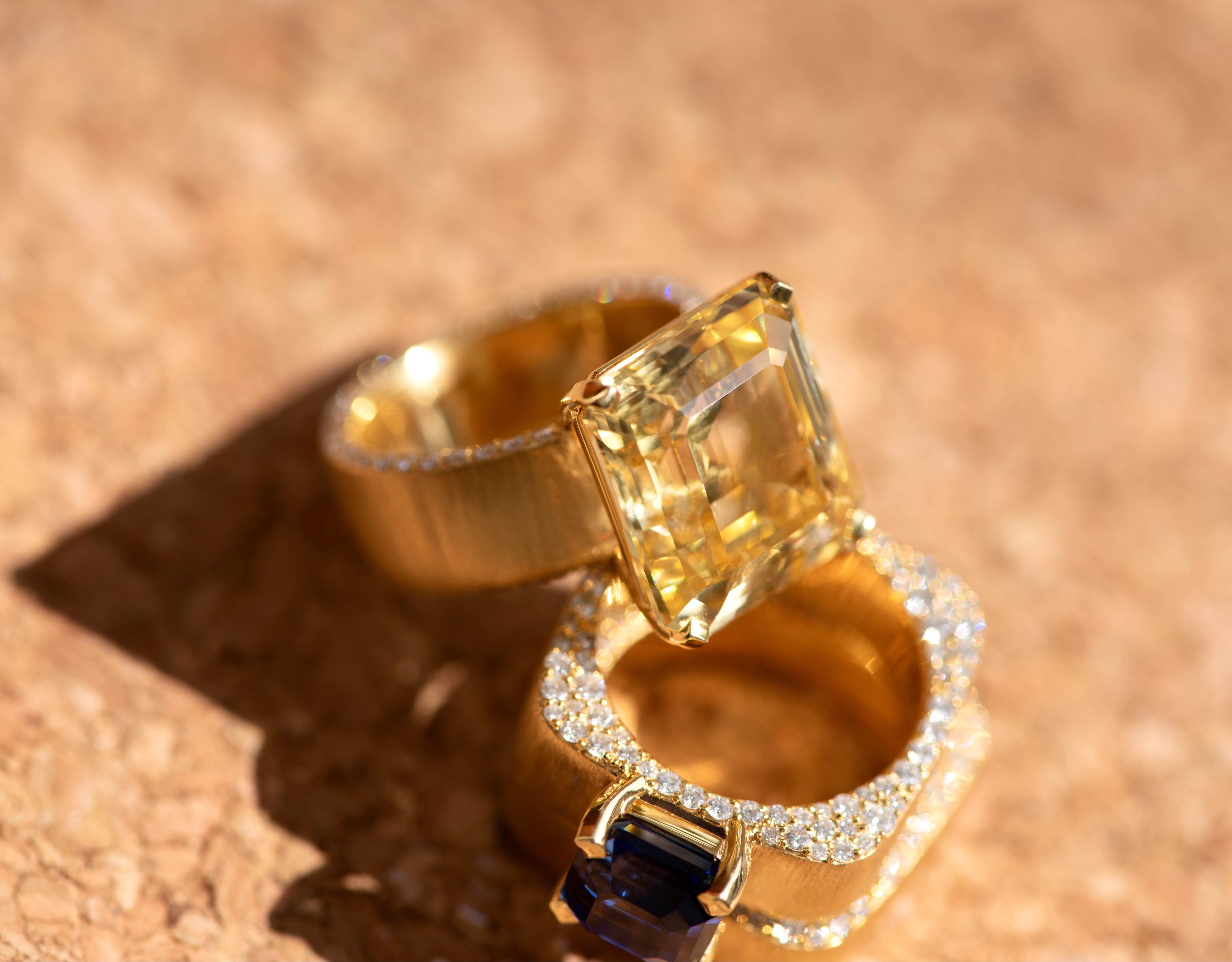 Round Cut 15, 4 Carat Yellow Sapphire White Diamond 18 Karat Yellow Gold Ring Sahara by D&A