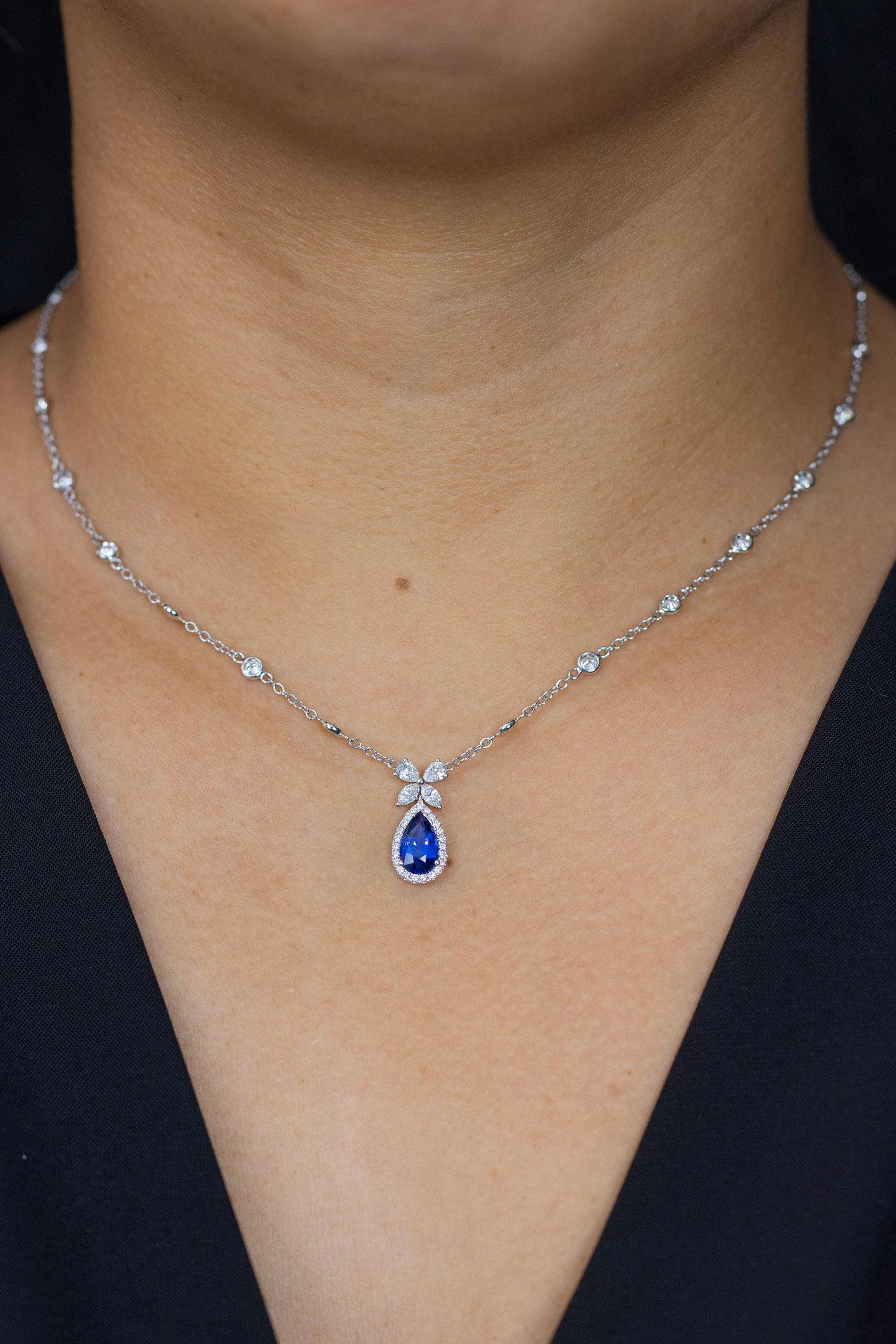 1.54 Carats Pear Shape Blue Sapphire and Mixed Diamond Pendant Necklace In New Condition For Sale In New York, NY