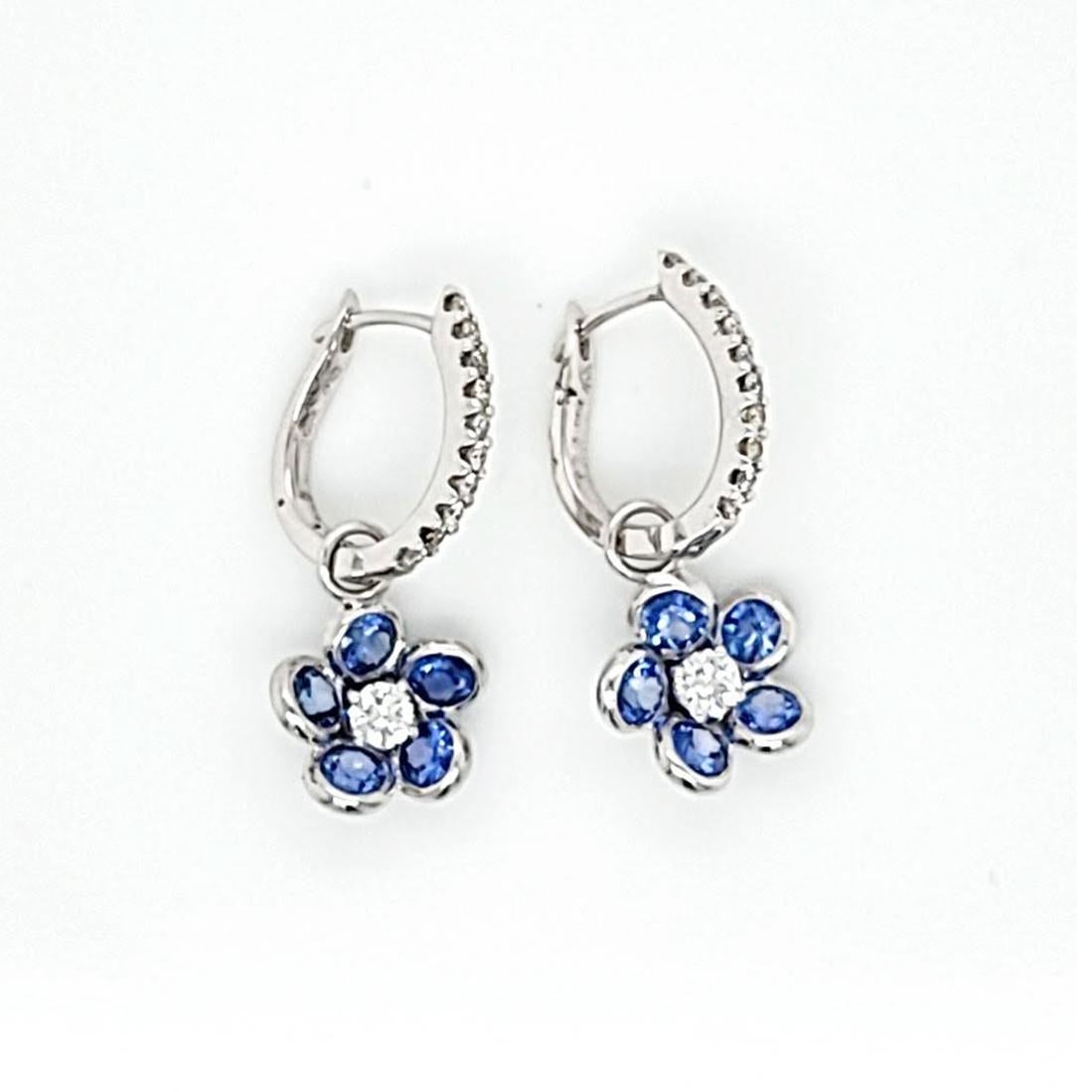 Round Cut 1.54 CT Natural Blue Sapphire 0.43 CT Diamonds 18K White Gold Flower Earrings For Sale