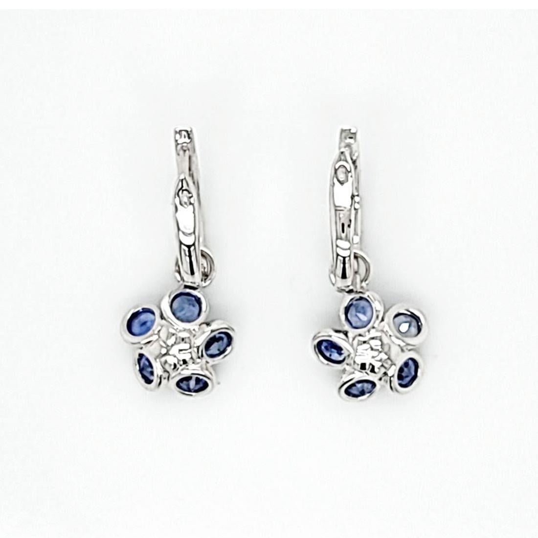 1.54 CT Natural Blue Sapphire 0.43 CT Diamonds 18K White Gold Flower Earrings In New Condition For Sale In Los Angeles, CA