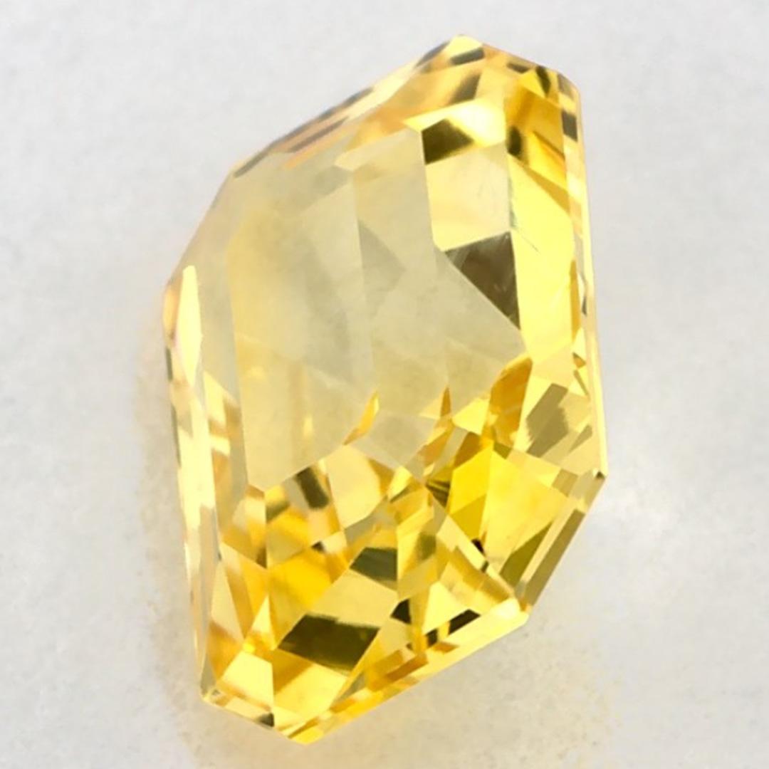 Donna 1.54 carati di zaffiro giallo ottagonale sciolto in vendita