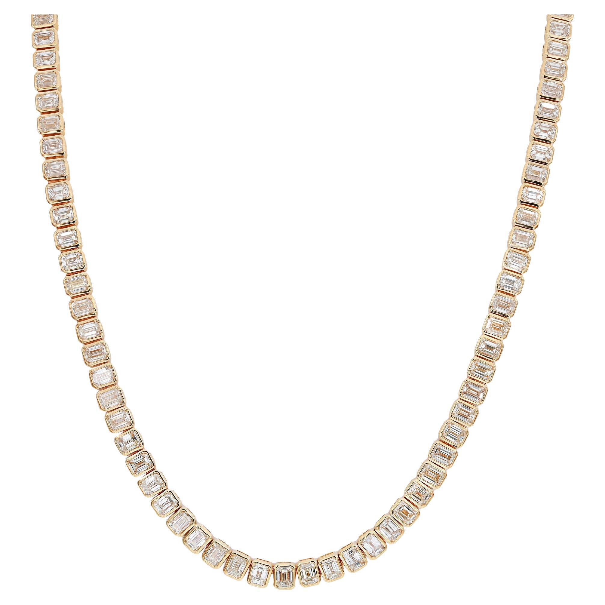 15,40 Karat Diamant-Tennis-Halskette aus 18 Karat Gelbgold mit Smaragdschliff-Diamant in Lünettenfassung  im Angebot