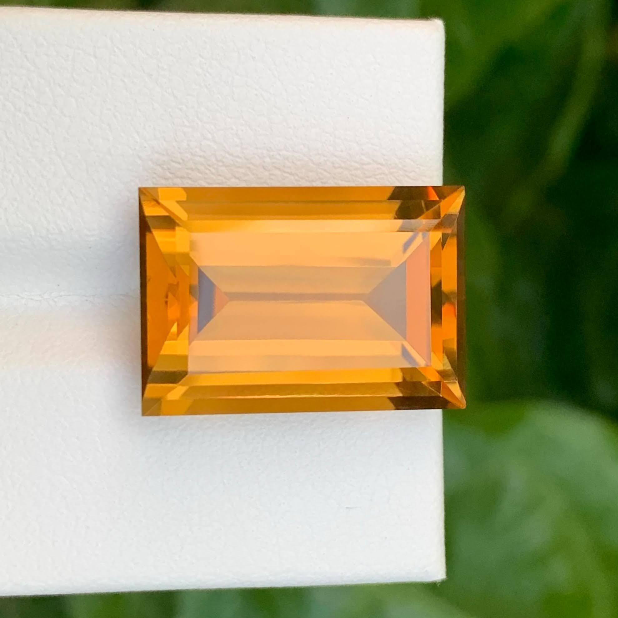 Poids 15,40 carats
Dimensions 19.1x13.1x8.9mm
Traitement Aucun
Origine Brésil 
Clarity Loup Clean 
Forme Coupe Baguette 




Cette citrine de feu naturelle de 15,40 carats rayonne d'un éclat orange doré, capturant l'essence de la lumière du soleil