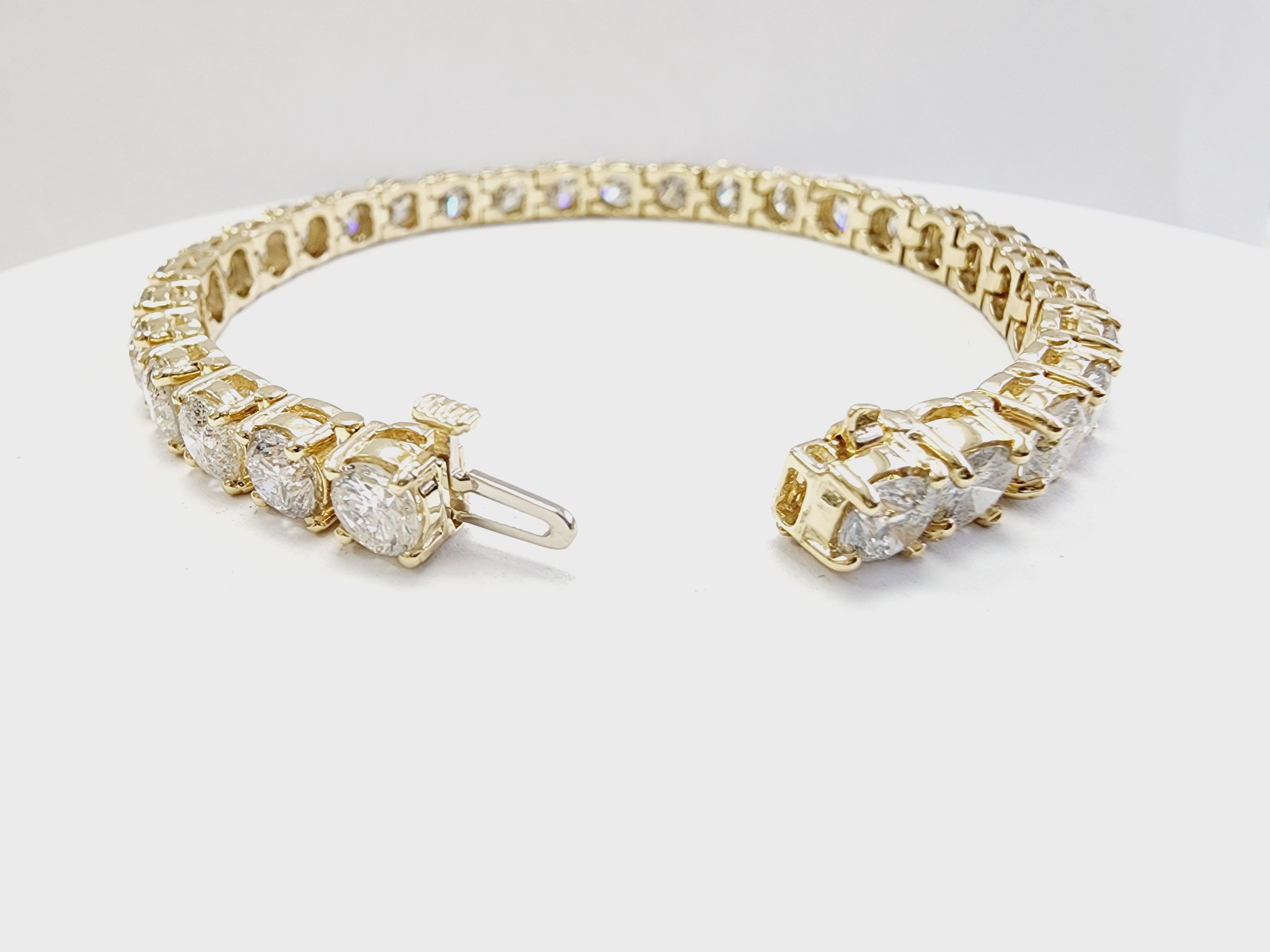 Women's or Men's 15.40 Carat Natural Diamond Tennis Bracelet 14 Karat Yellow Gold For Sale