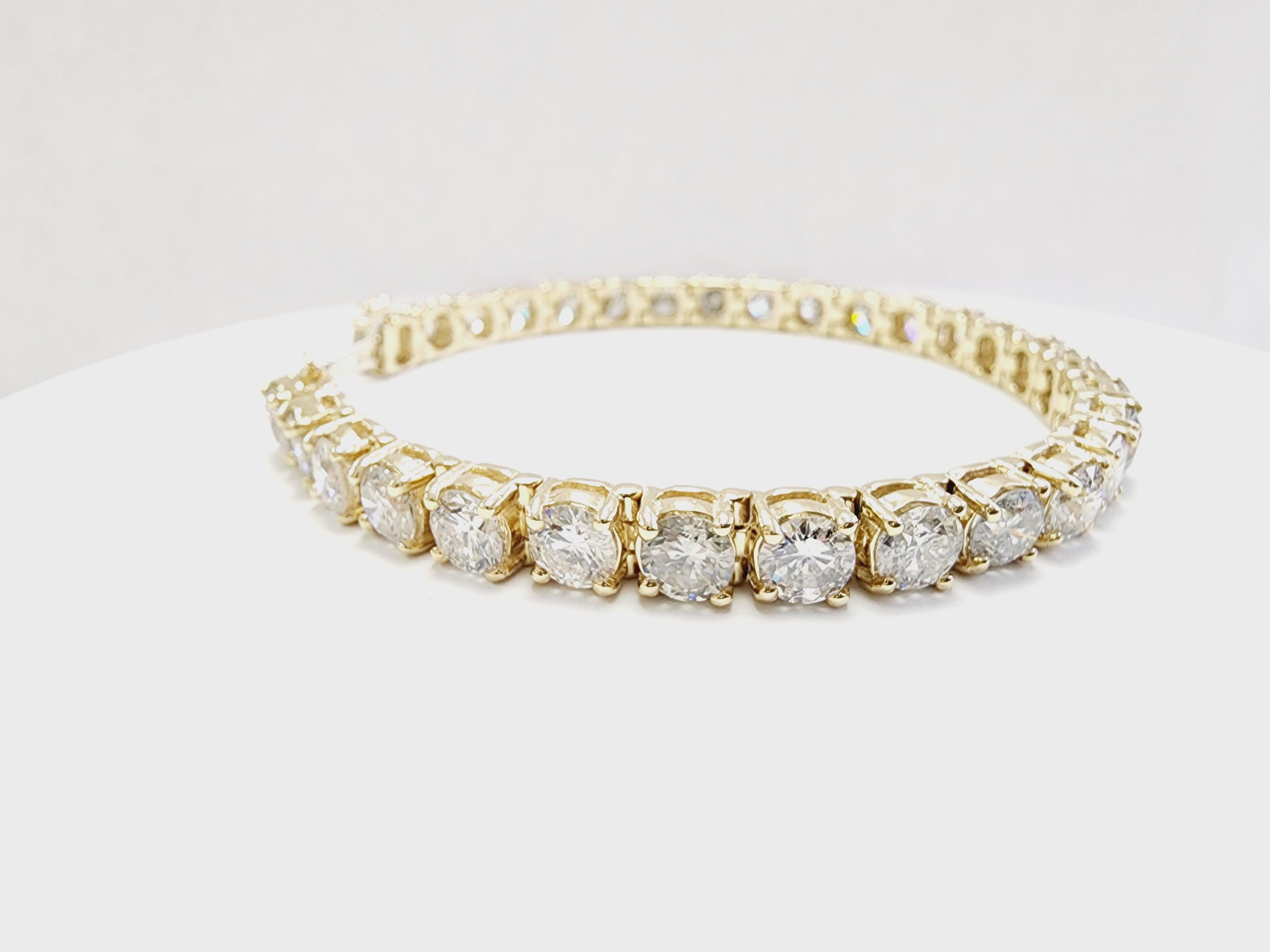 15.40 Carat Natural Diamond Tennis Bracelet 14 Karat Yellow Gold For Sale 1