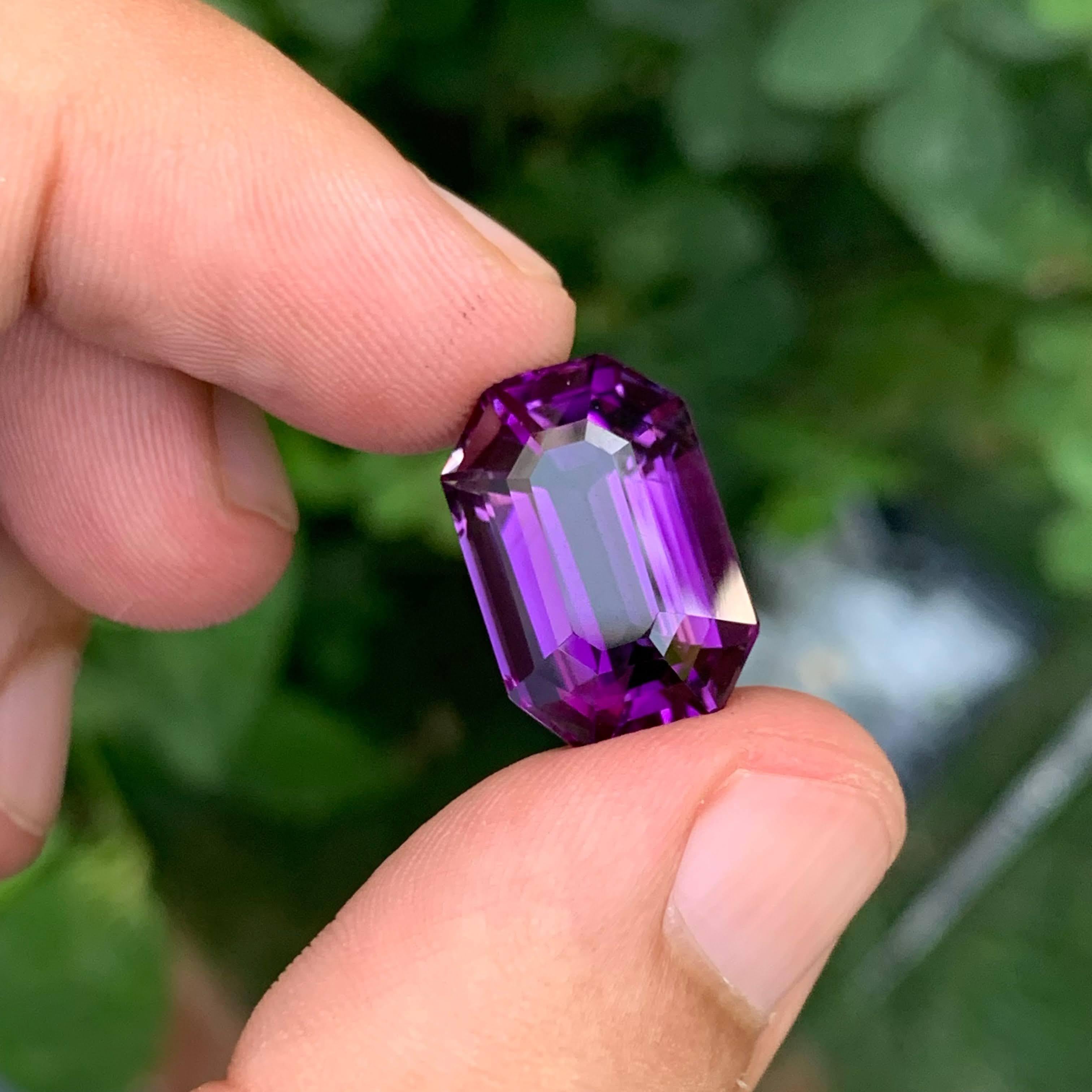 15,40 Karat Natürlicher Loser Lila Amethyst Stein Smaragd Schliff Brasilianischer Edelstein im Zustand „Neu“ im Angebot in Bangkok, TH