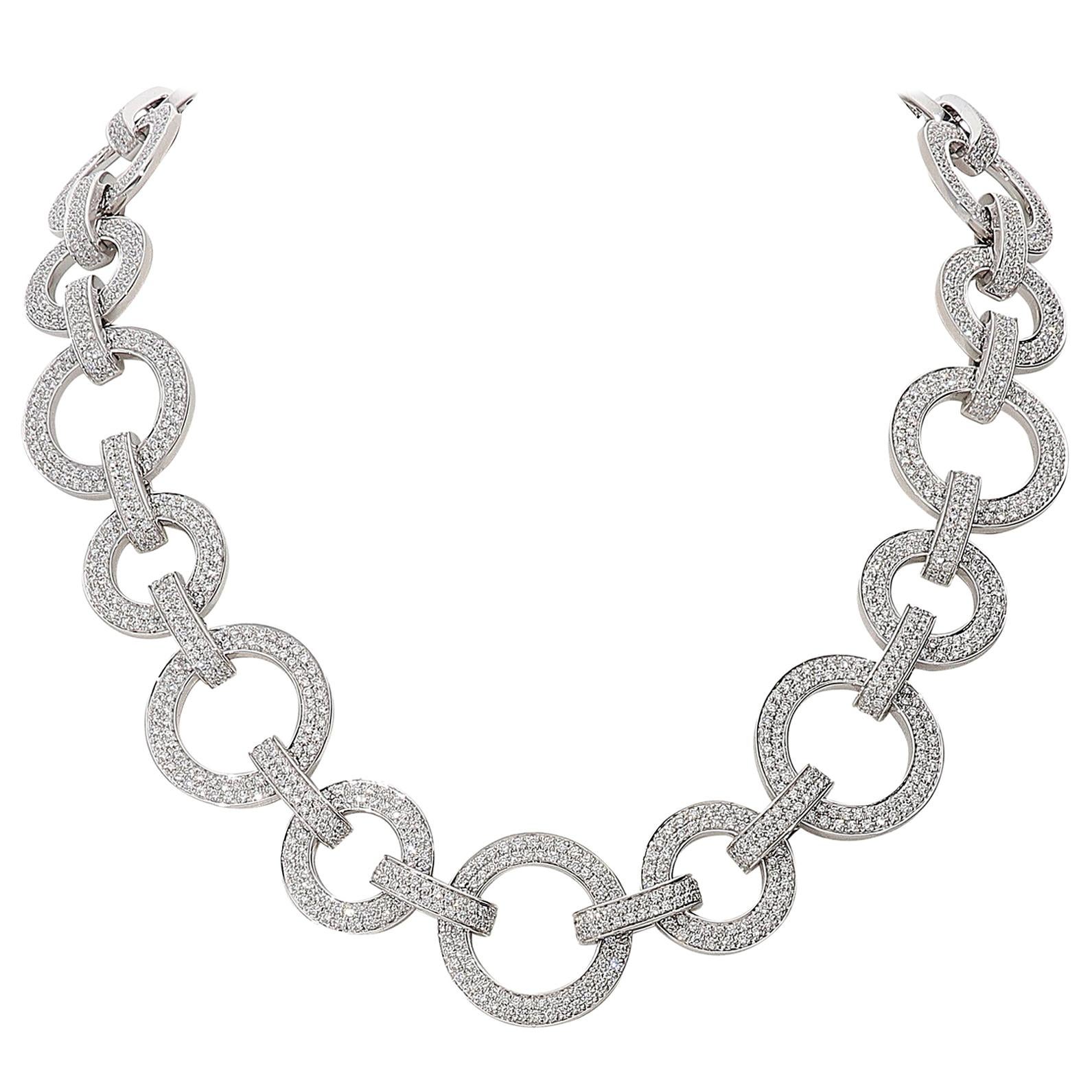 15.40 Carat White GVS Diamonds 18 Karat White Gold Circle Link Necklace For Sale