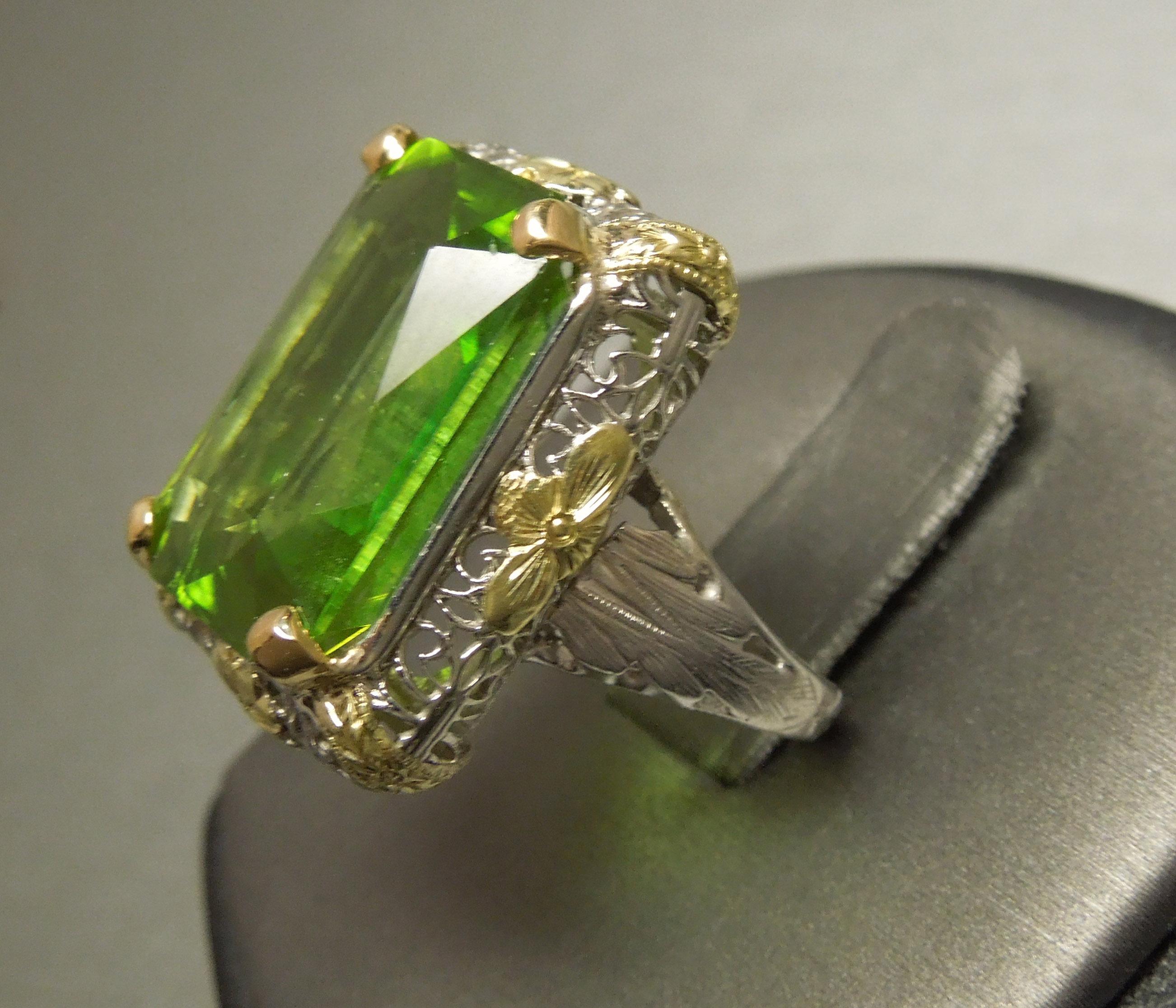15.40 Carat GIA Peridot 18 Karat Filigree Ring For Sale 2
