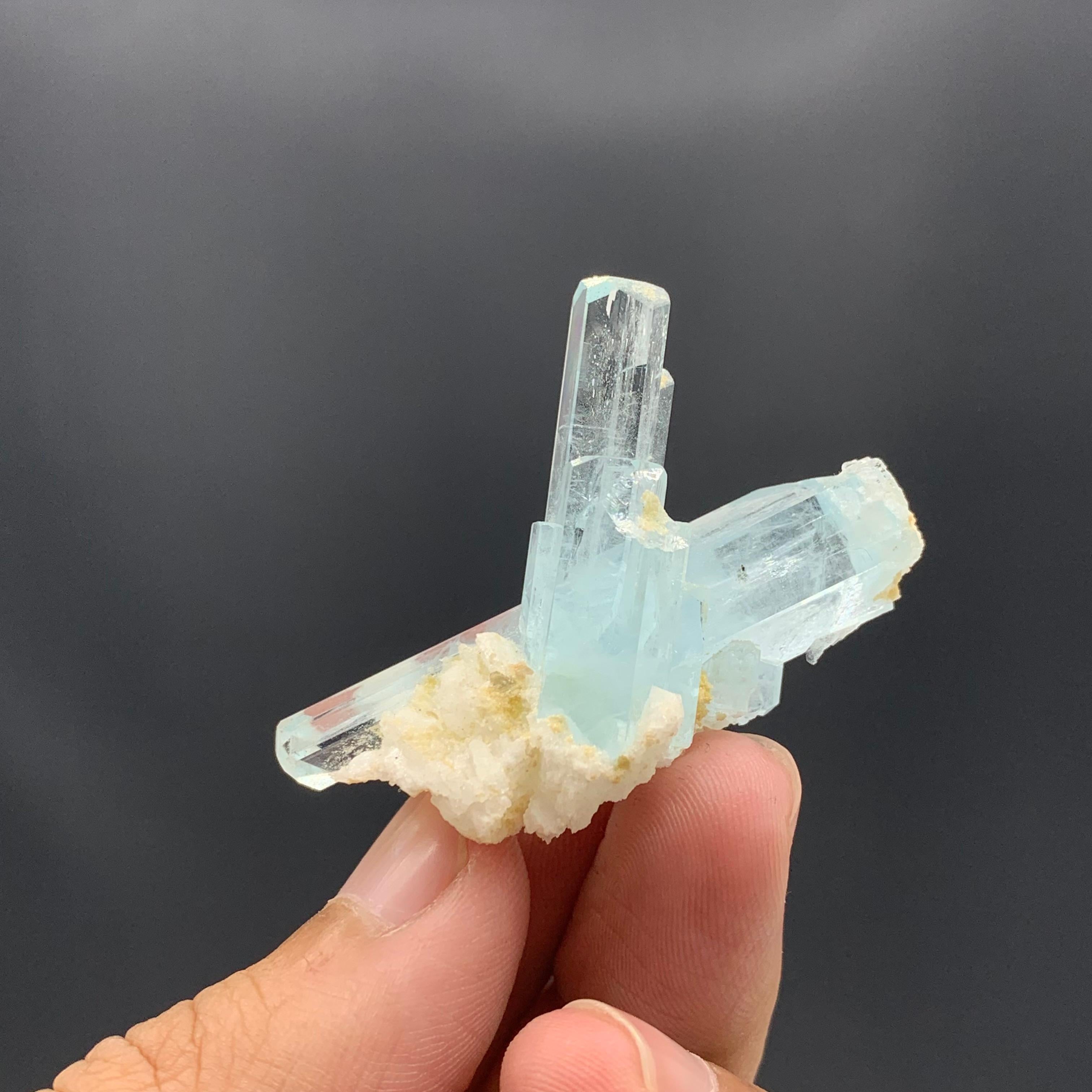 Cristal de roche Superbe spécimen d'aigue-marine de la vallée de la Shigar, Skardu, Pakistan, 15.41 grammes  en vente
