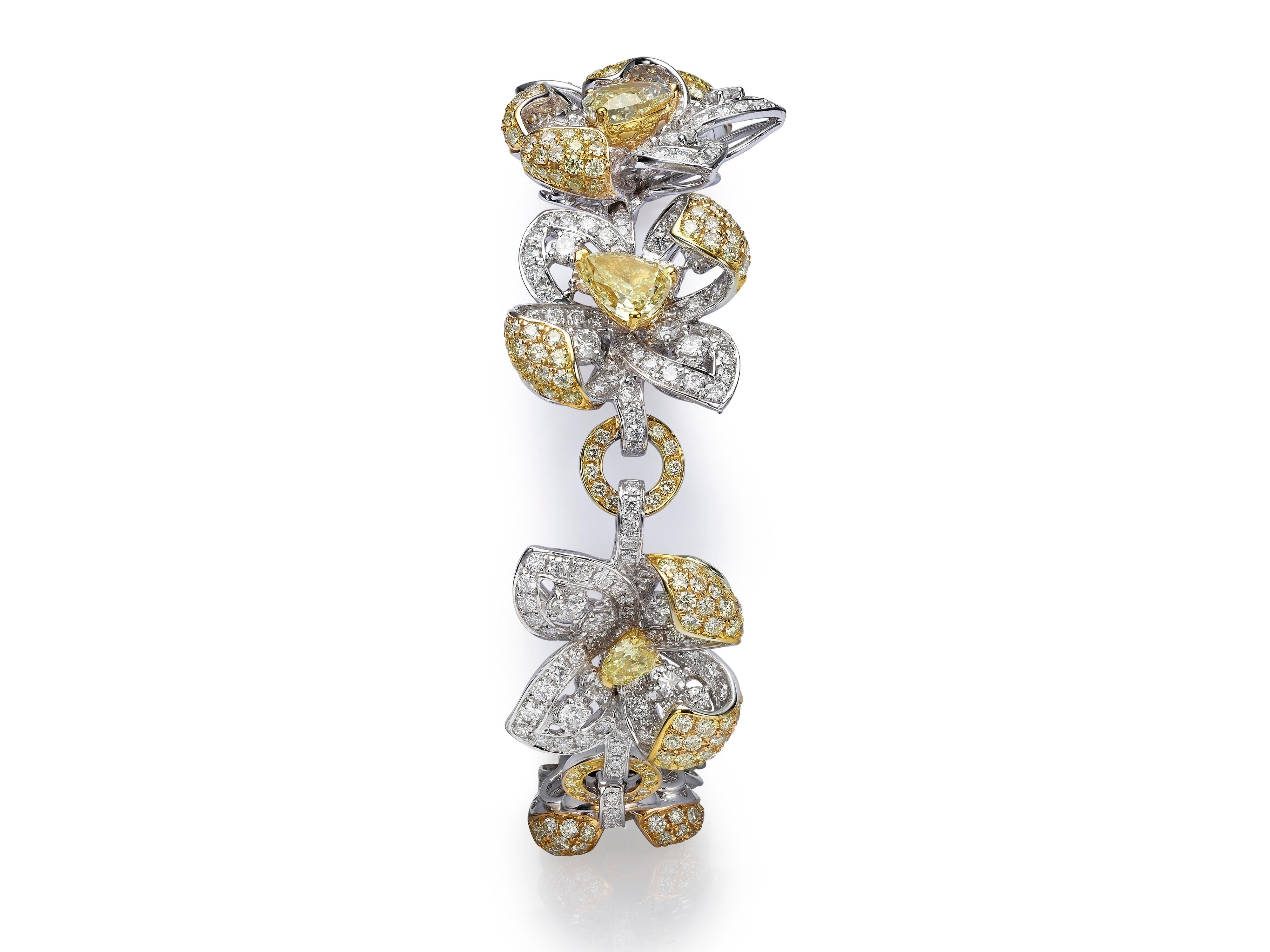 Contemporary 15.45 Carat Pear Shape Yellow and White Diamond 18 Karat Gold Floral Bracelet