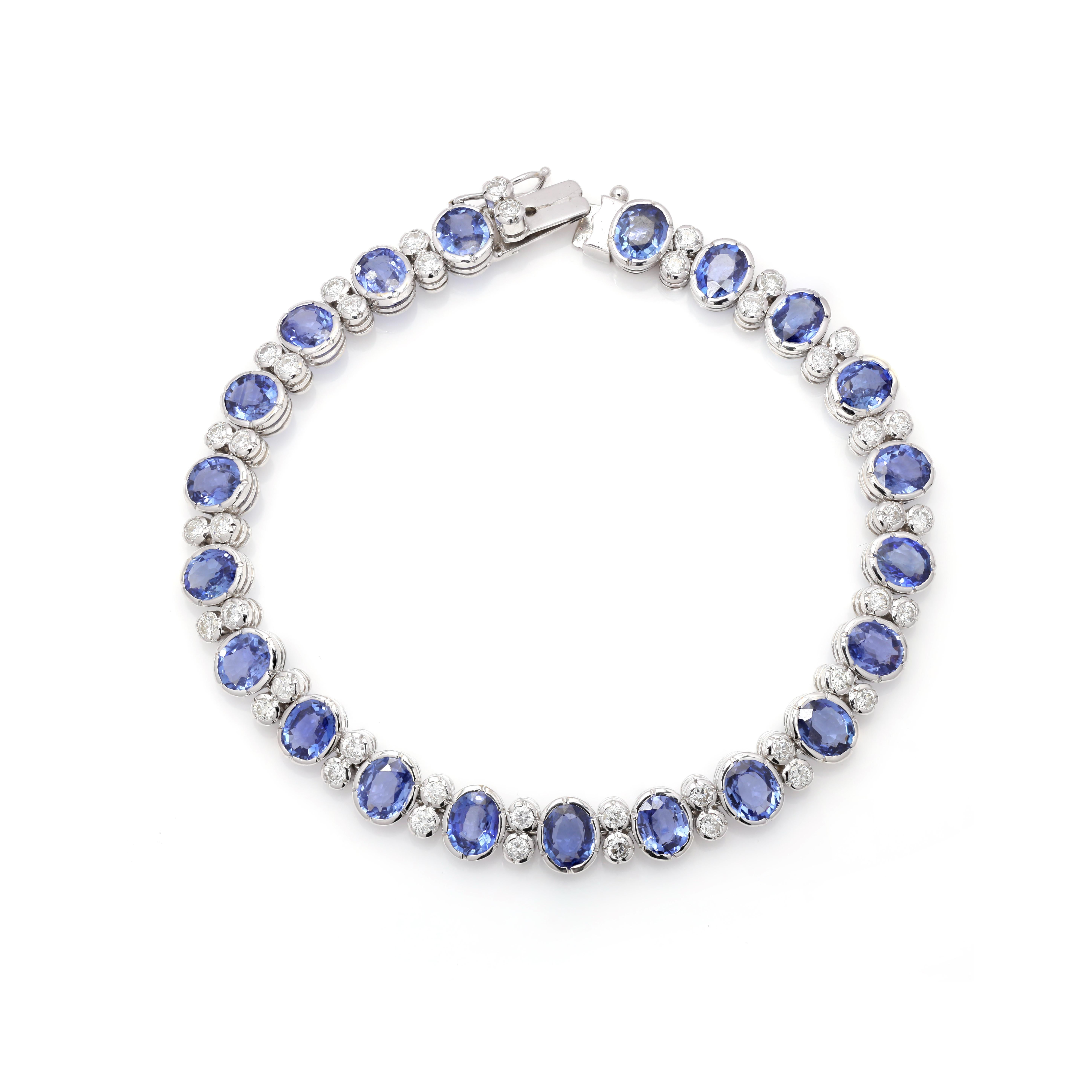 Contemporary 15.45 Carat Blue Sapphire Wedding Bracelet with Diamonds Inset 18K White Gold For Sale