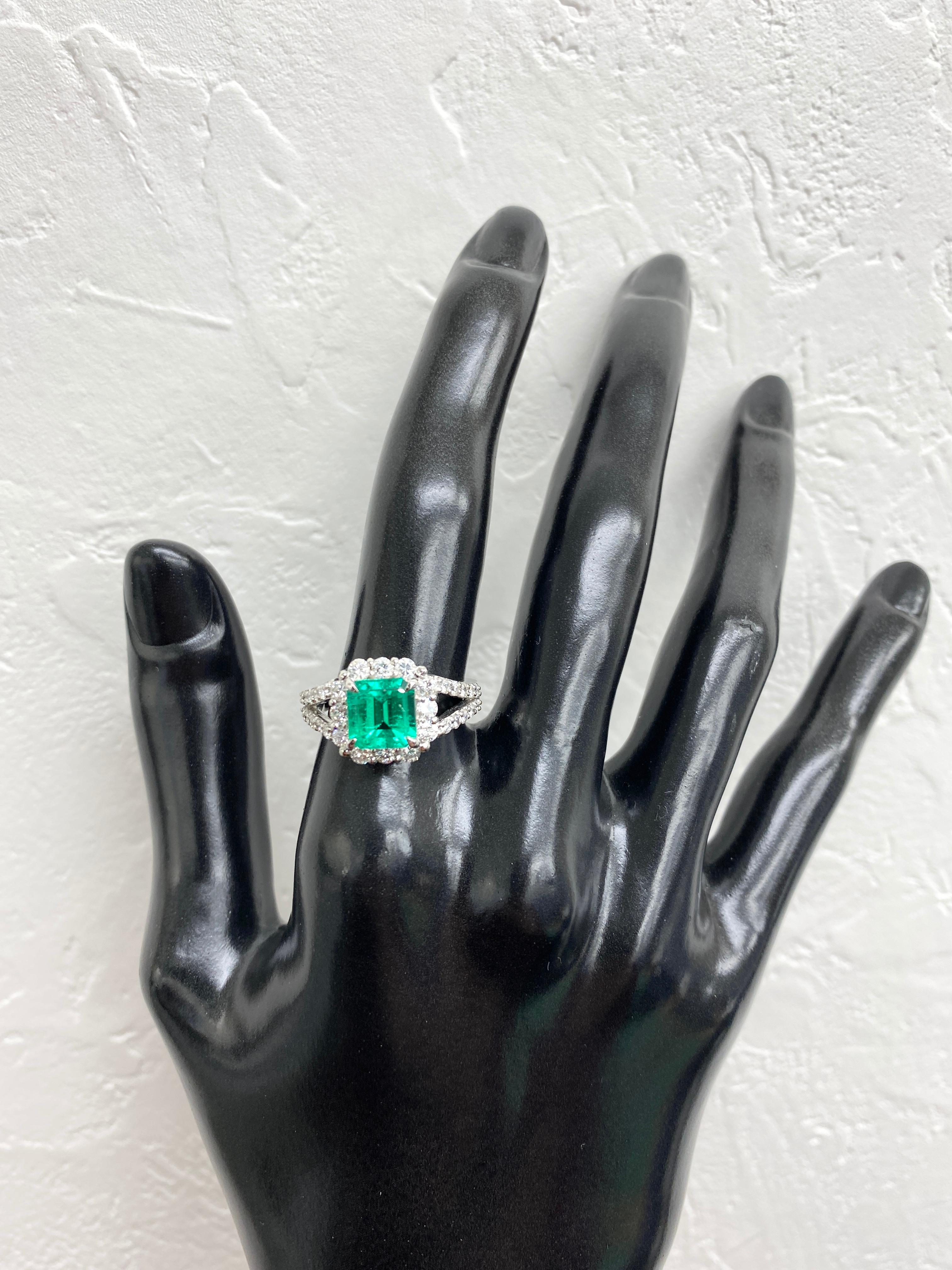 Women's 1.546 Carat Natural Emerald and Diamond Ring Set in Platinum