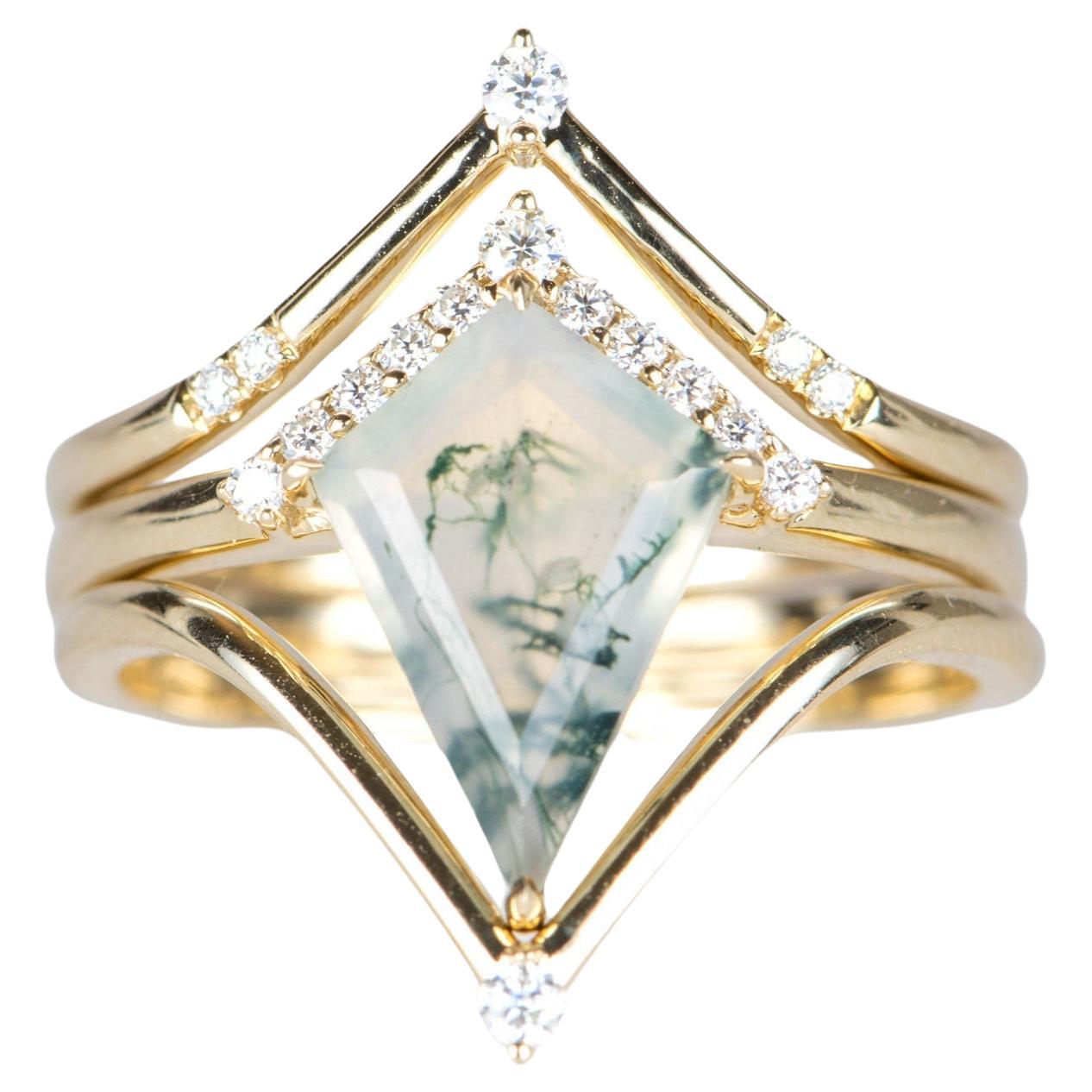 1.54ct Kite Shape Moss Agate with Wedding Bands 14K Yellow Gold Bridal Set R6332