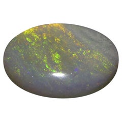 1,54 Karat ovaler weißer Opal mit Cabochonschliff aus Australien
