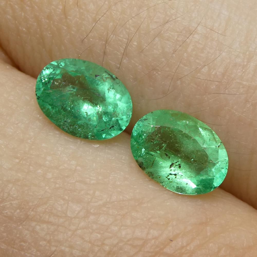 1.54ct Pair Oval Green Emerald from Colombia For Sale 4