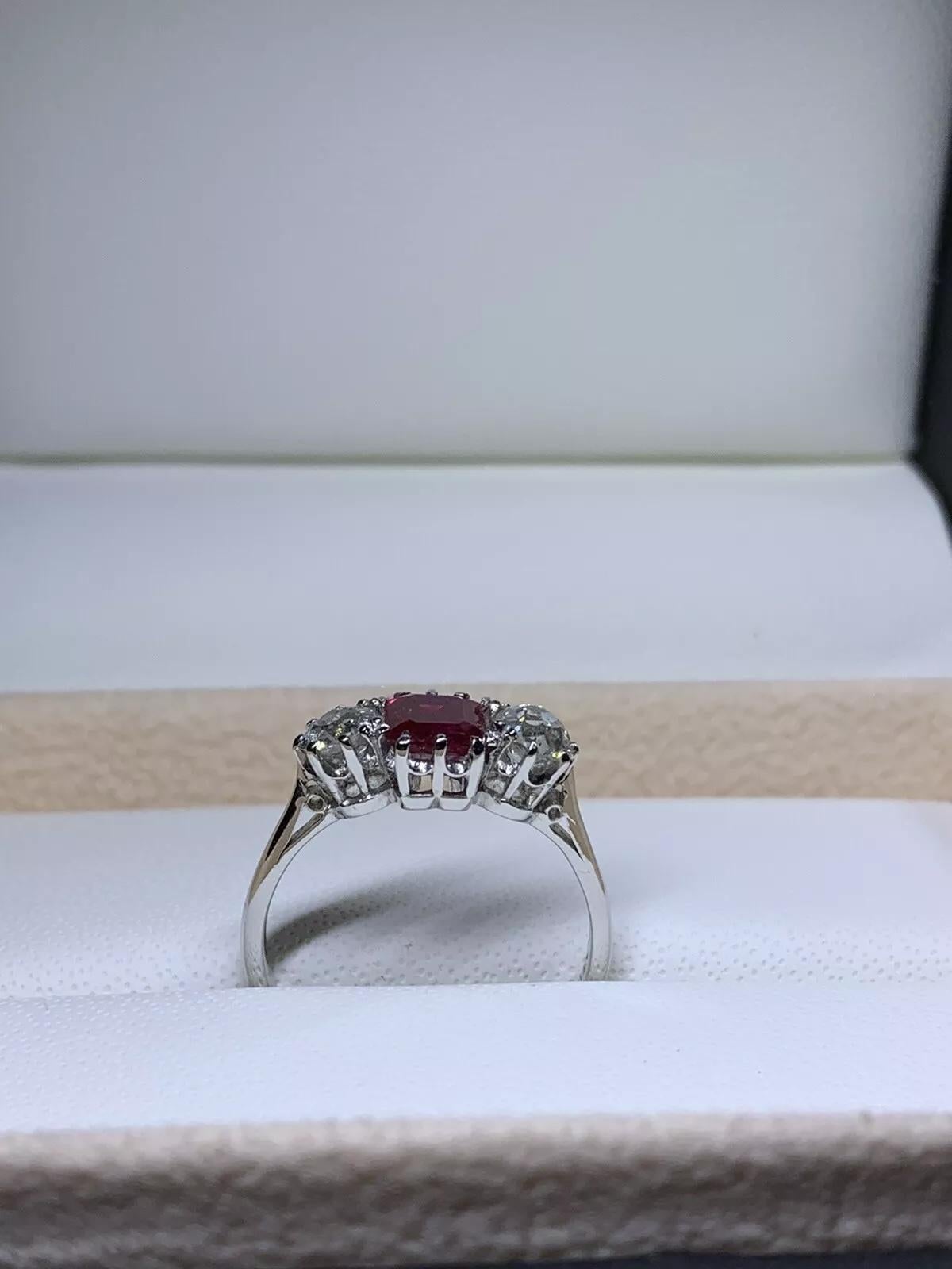 1.54ct Ruby and diamonds trilogy engagement ring in platinum. In New Condition For Sale In London, GB
