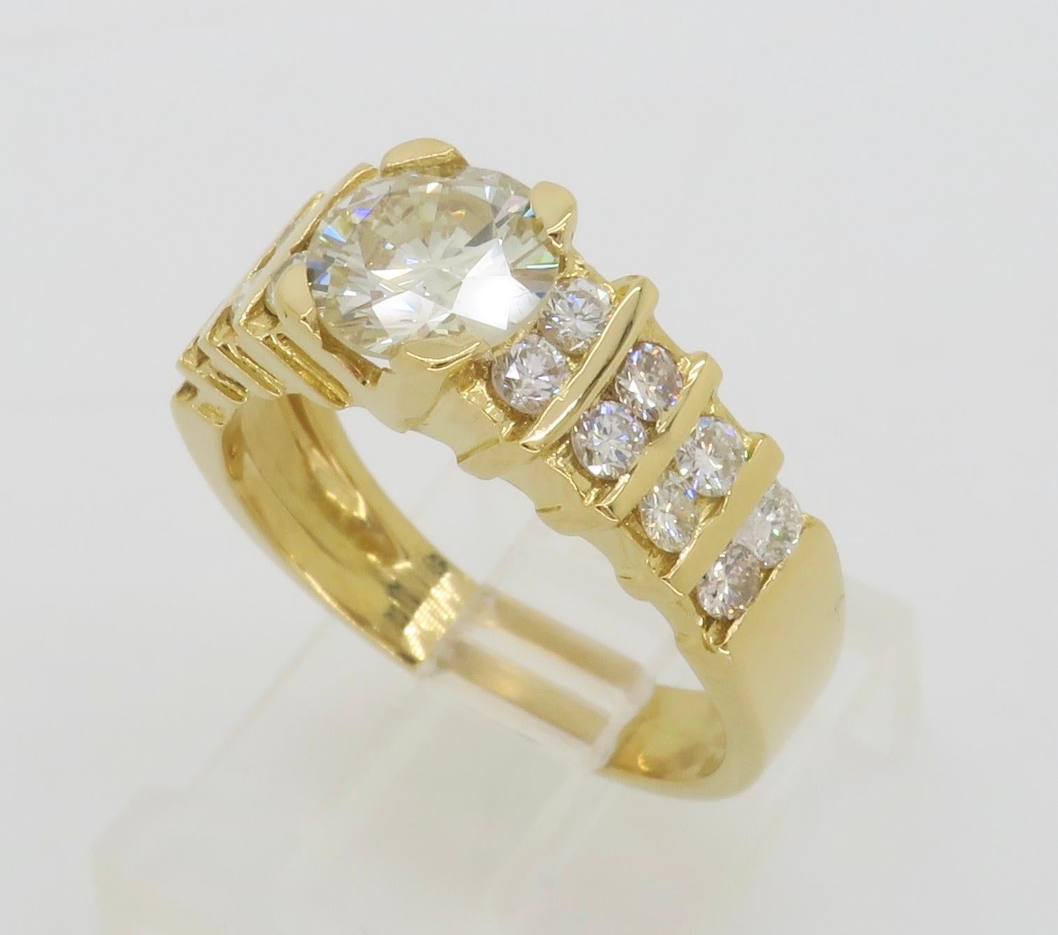 1.54ctw Diamond Encrusted Ring in 14k Yellow Gold For Sale 7