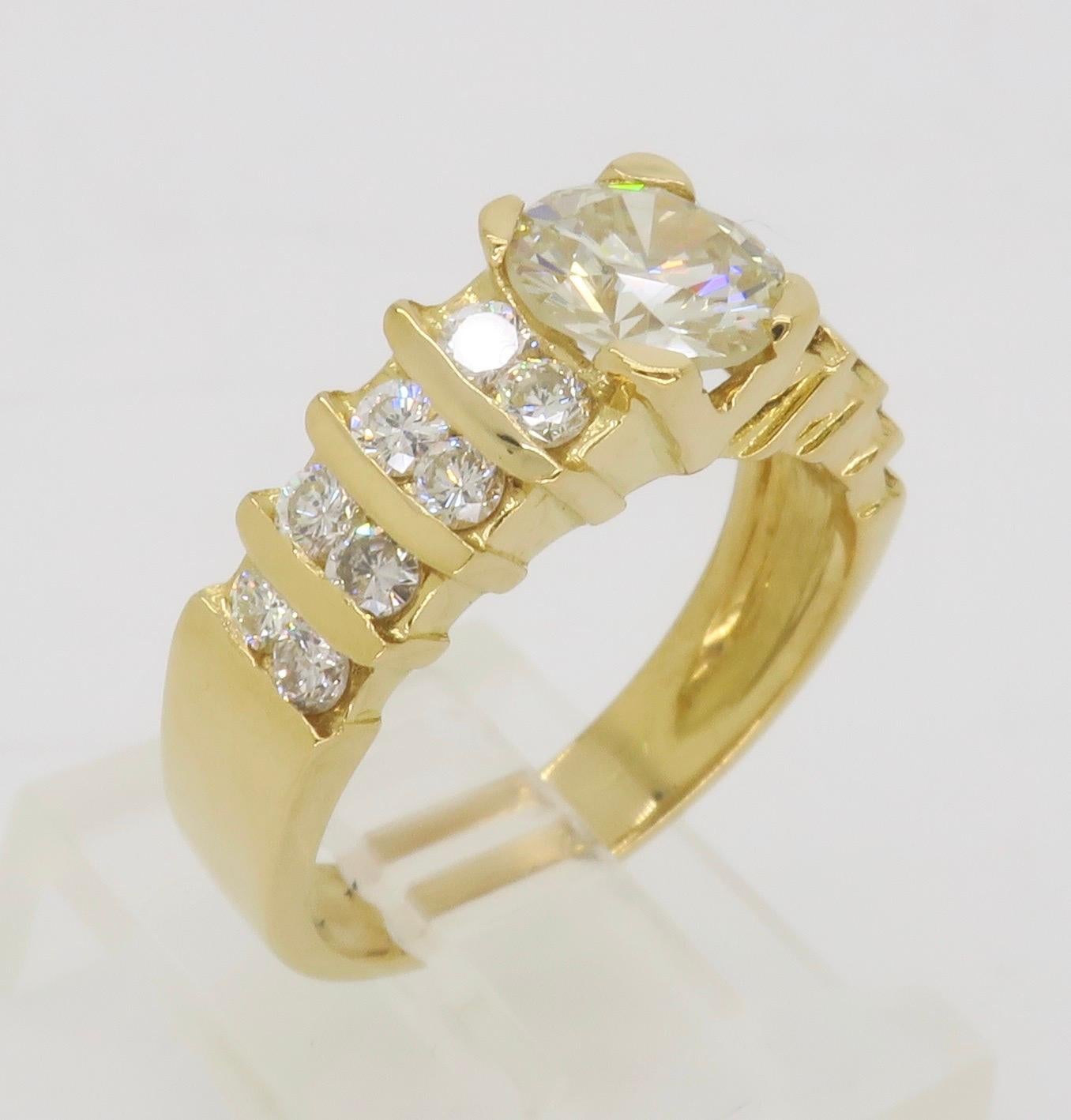 1.54ctw Diamond Encrusted Ring in 14k Yellow Gold For Sale 8