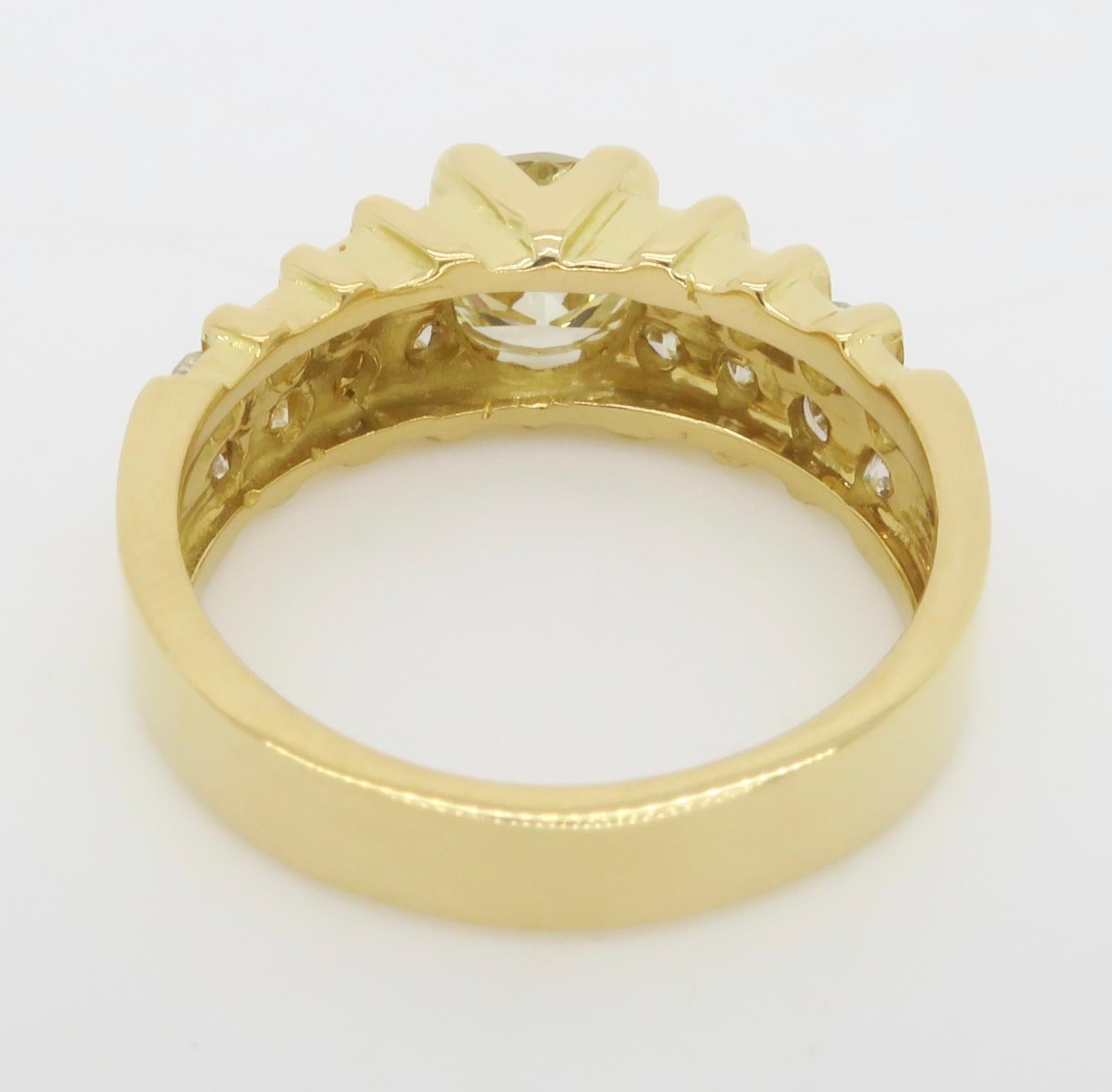 1.54ctw Diamond Encrusted Ring in 14k Yellow Gold For Sale 2