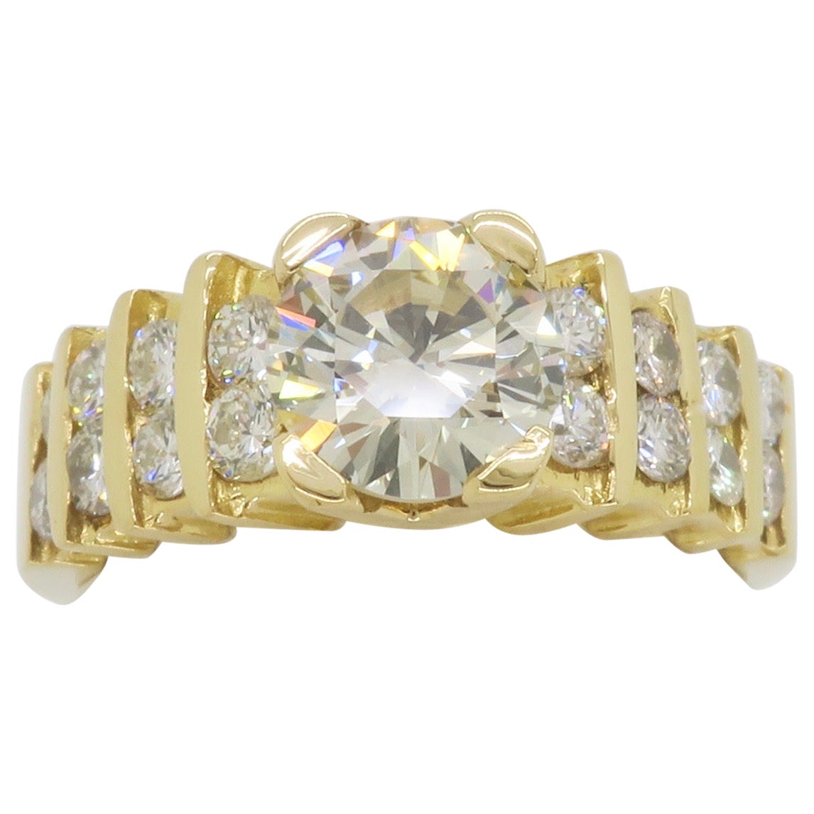 1,54 Karat mit Diamanten besetzter Ring aus 14 Karat Gelbgold