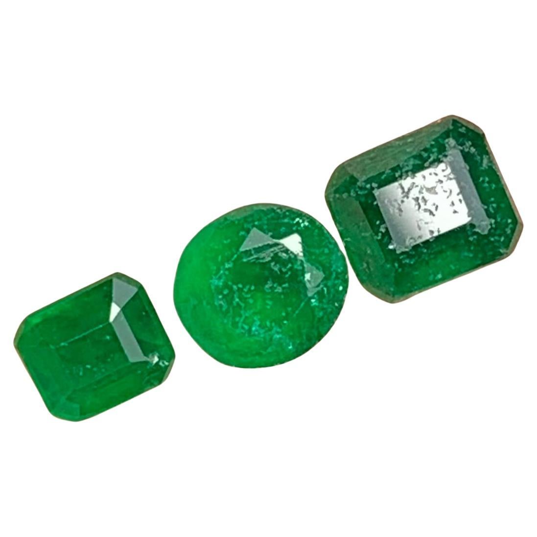 1.55 Carat Amazing Natural Loose Emerald Set For Jewellery Making  en vente