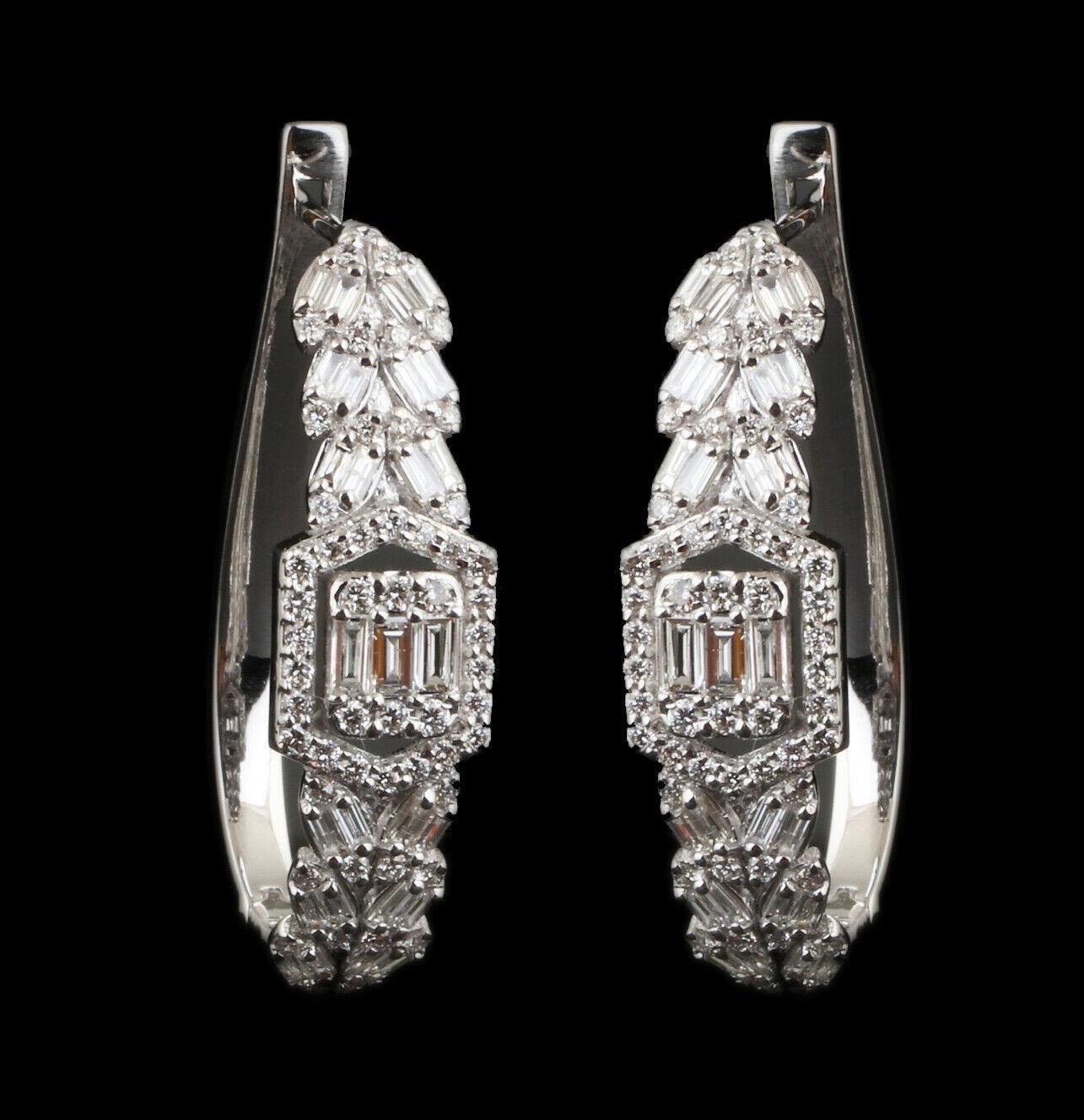 Moderno Orecchini a cerchio Huggie con diamante da 1,55 carati in oro bianco 18 carati in vendita