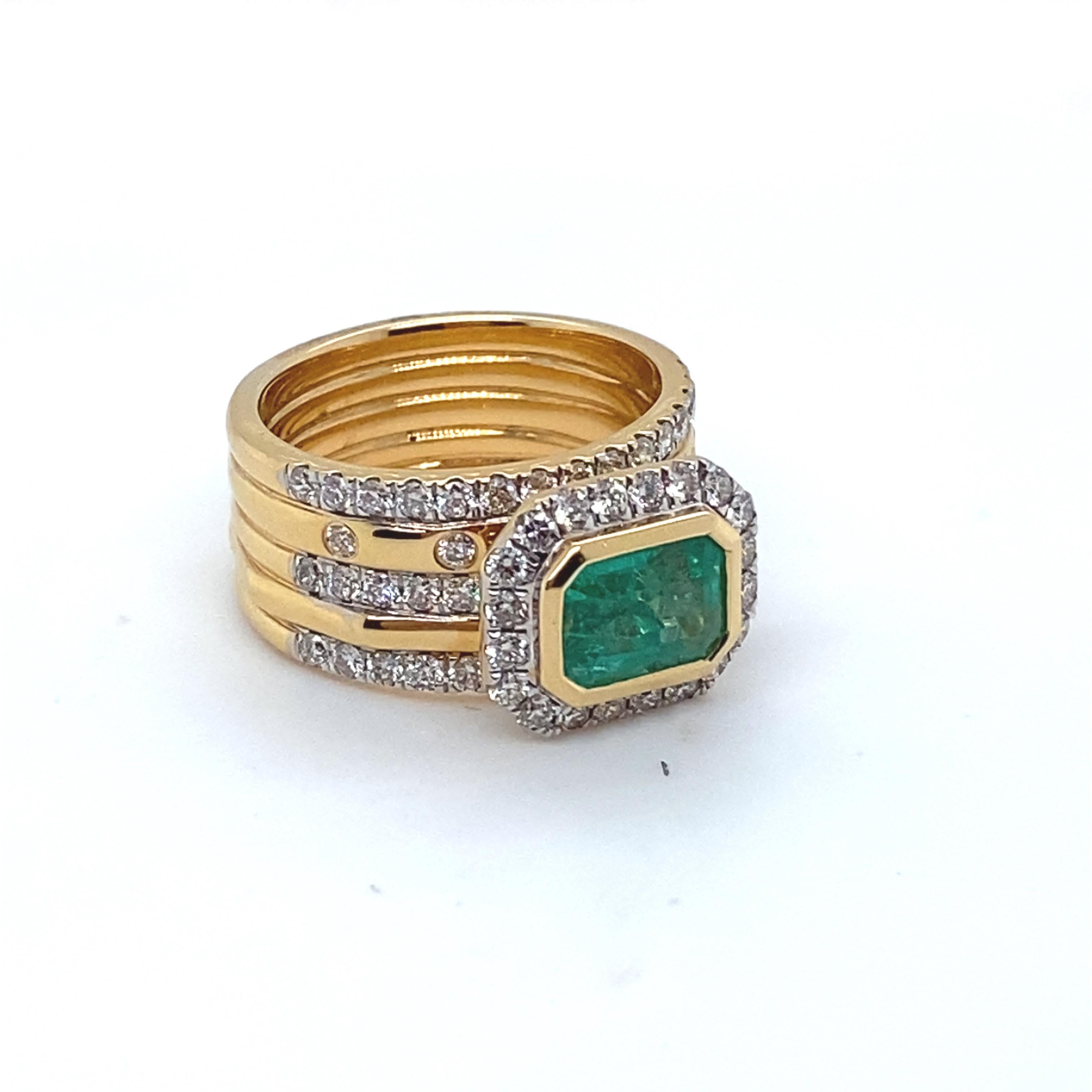 1.55 Carat Emerald Diamond Yellow Gold Ring For Sale 2