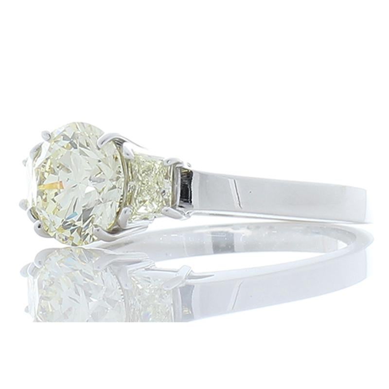 Contemporary 1.55 Carat Fancy Light Yellow and Trapezoid Fancy Yellow Diamond Cocktail Ring