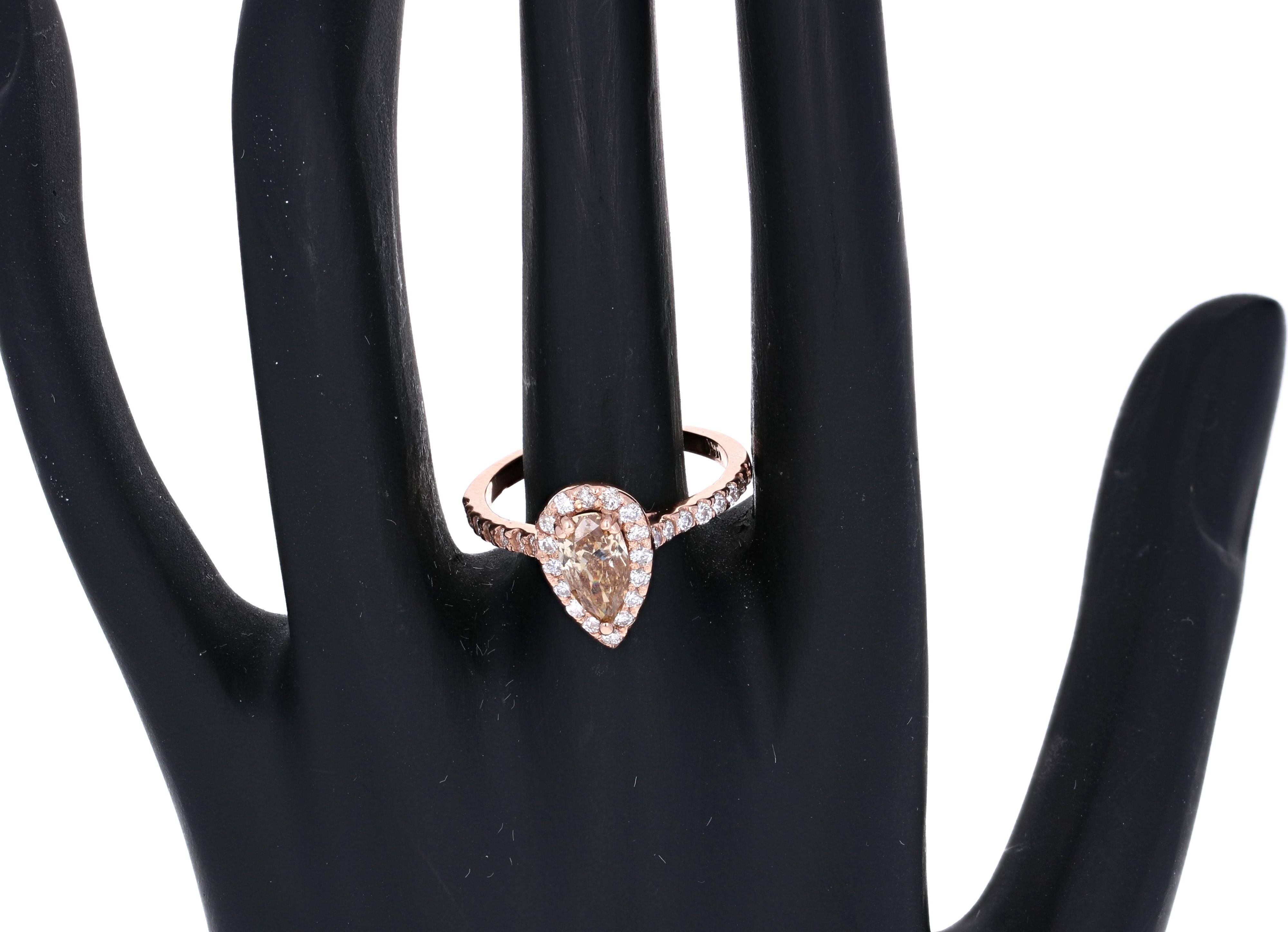 1.55 Carat Fancy Pear Cut Diamond Engagement Ring in 14K Rose Gold In New Condition In Los Angeles, CA