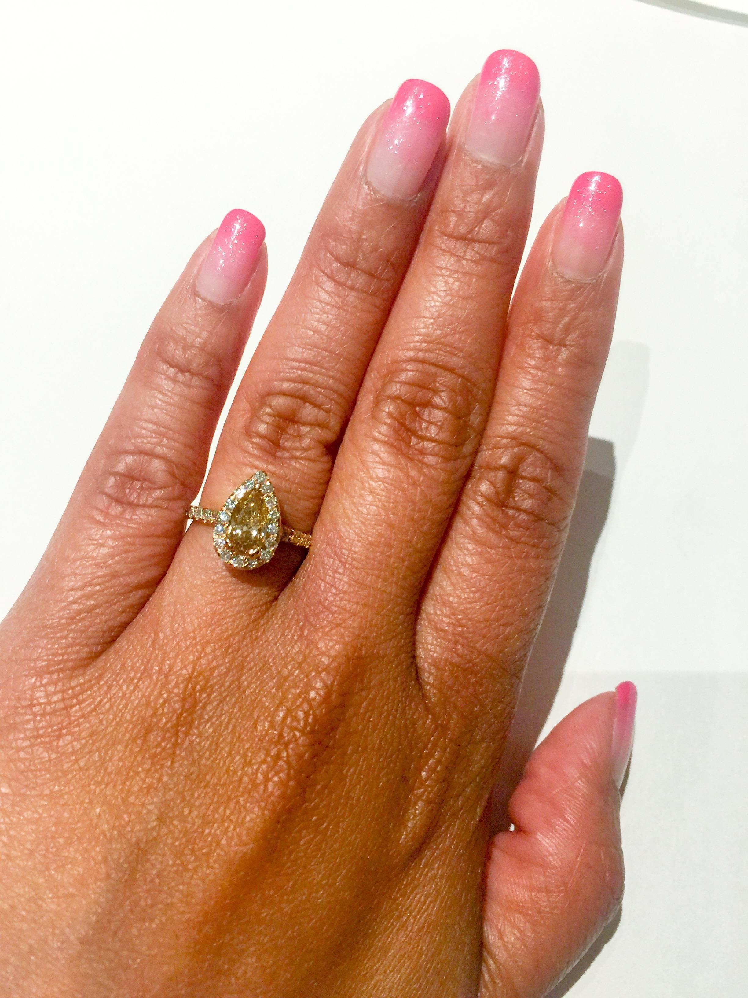 Women's 1.55 Carat Fancy Pear Cut Diamond Engagement Ring in 14K Rose Gold