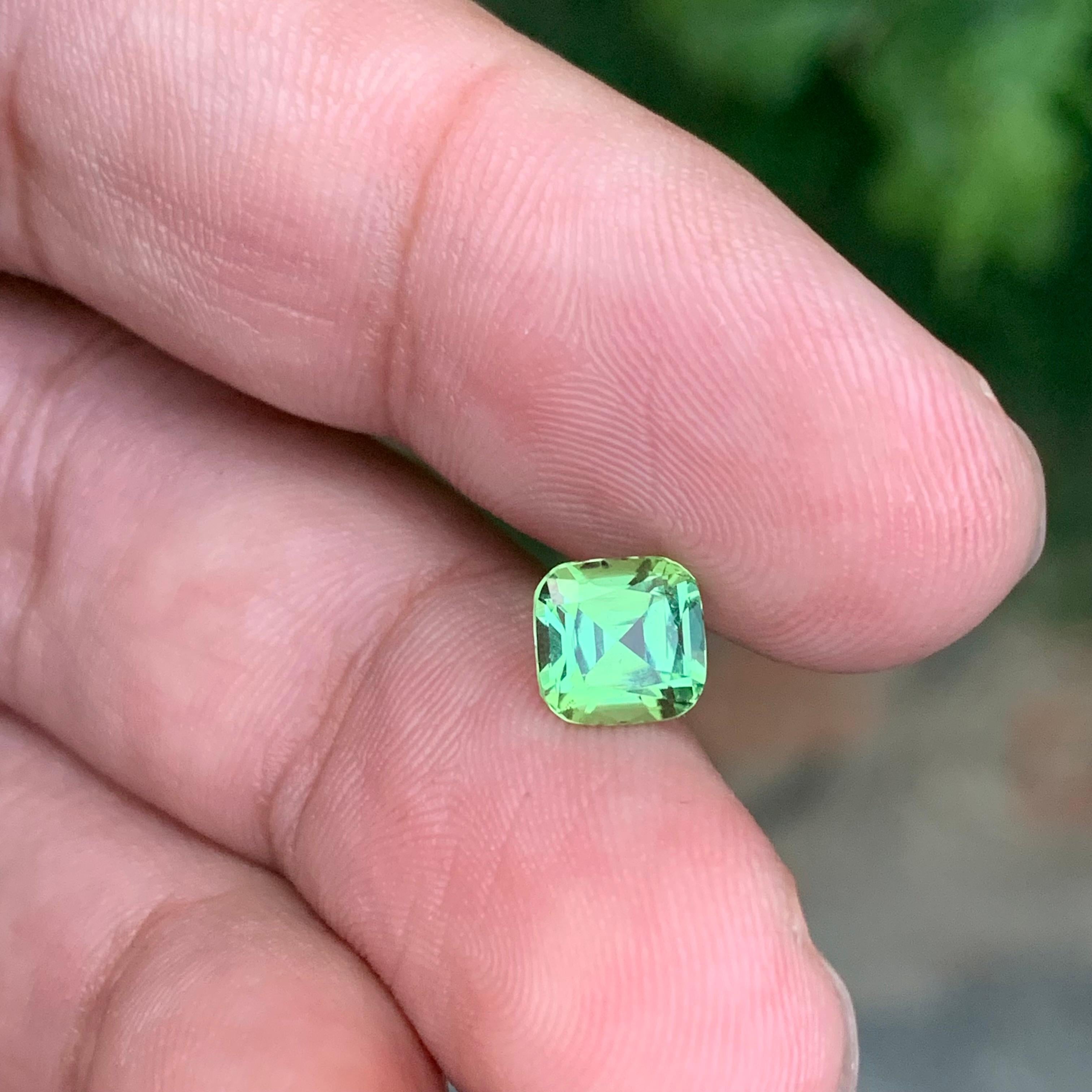1.55 carati di tormalina blu verde sciolta naturale a forma di cuscino in vendita 4