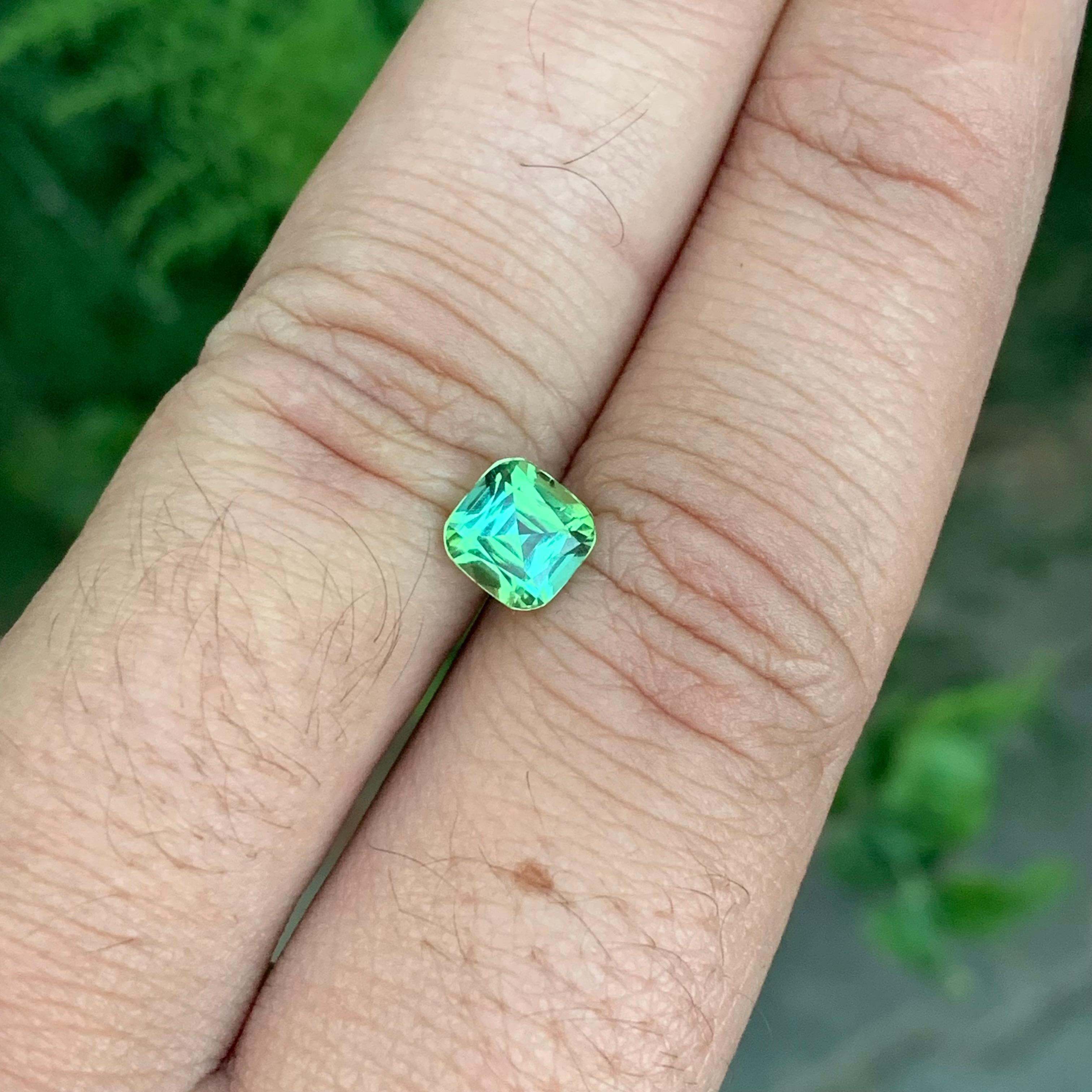 1.55 carati di tormalina blu verde sciolta naturale a forma di cuscino in vendita 5