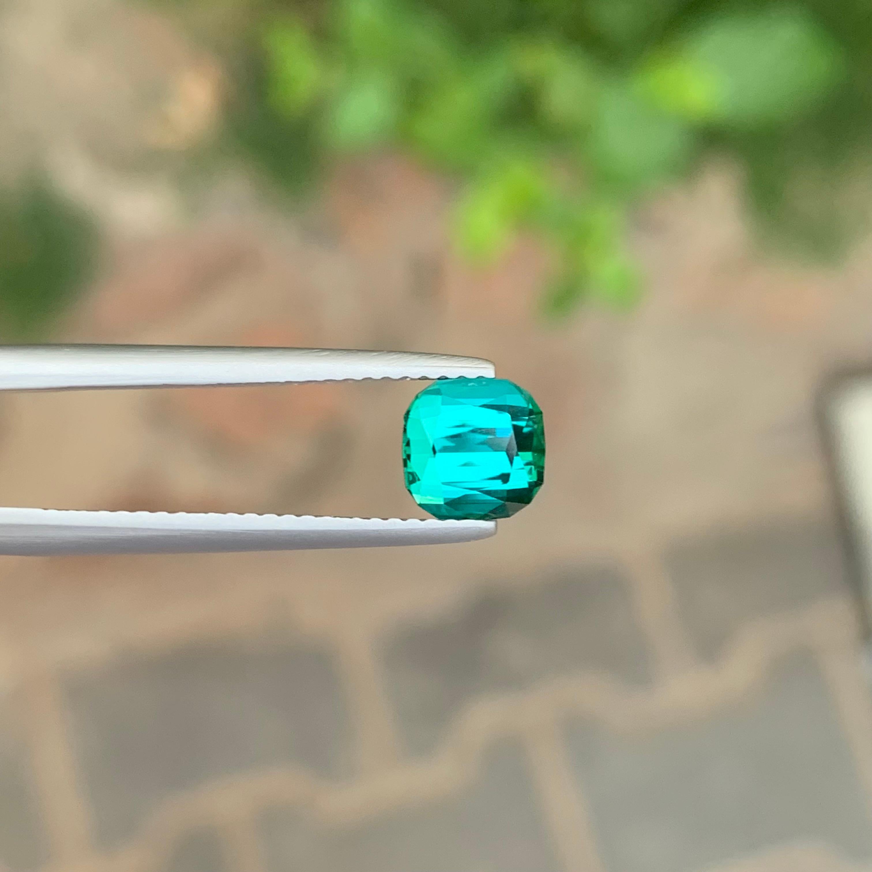 1.55 carati di tormalina blu-verde naturale sfusa a forma di cuscino in vendita 1