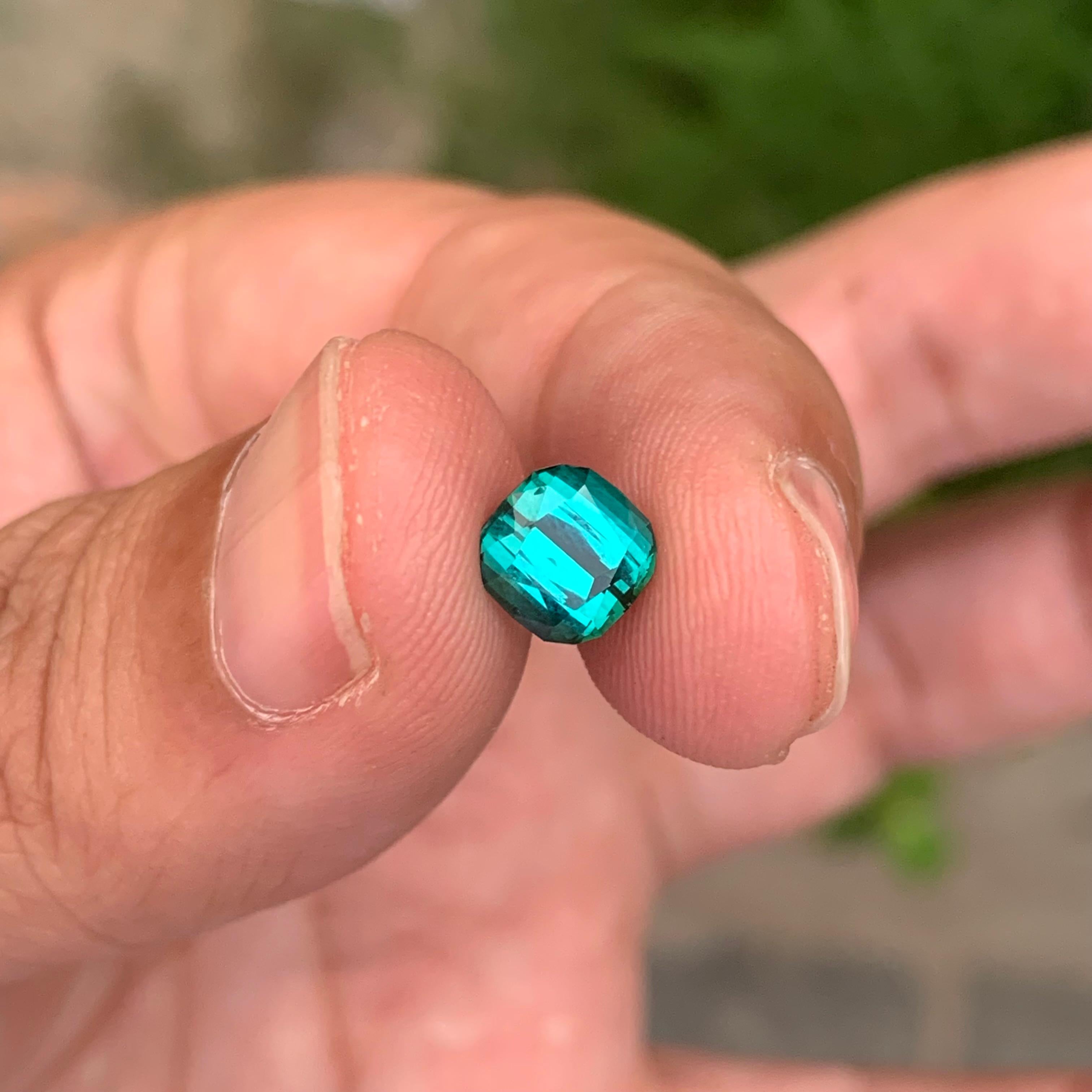 1.55 carati di tormalina blu-verde naturale sfusa a forma di cuscino in vendita 2