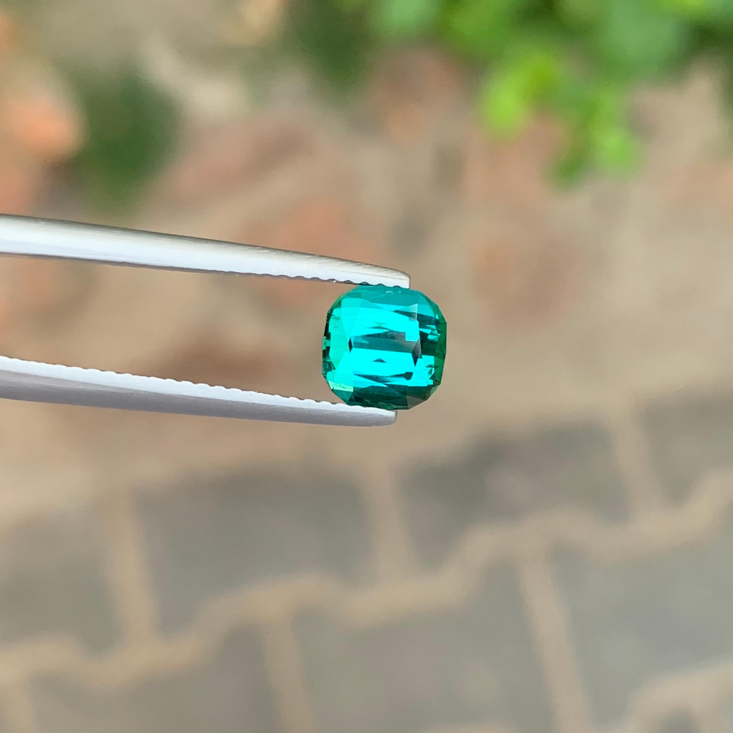 1.55 carati di tormalina blu-verde naturale sfusa a forma di cuscino in vendita 3
