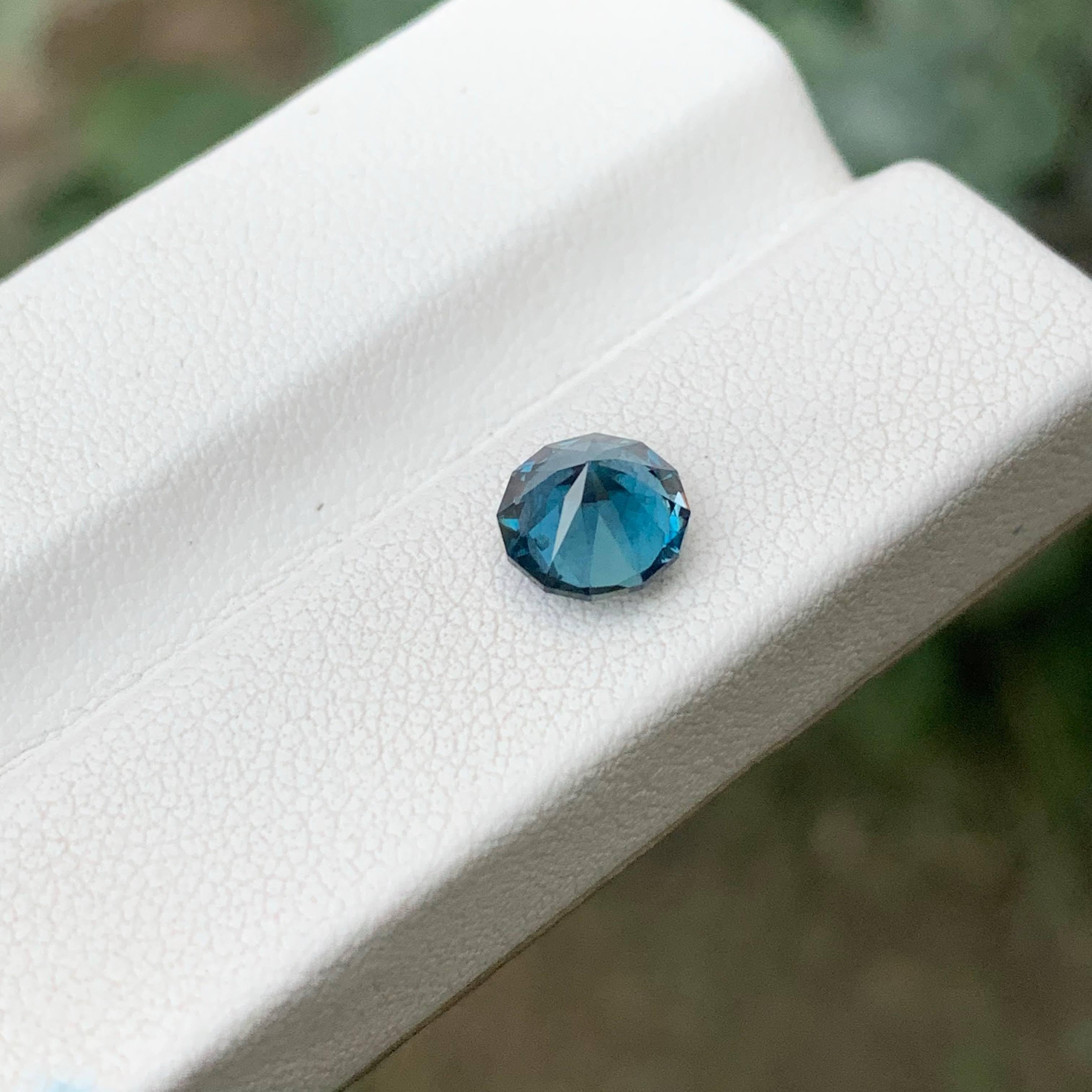 1,55 quilates de topacio de Londres azul natural suelto talla redonda piedra preciosa de Madagascar en venta 5