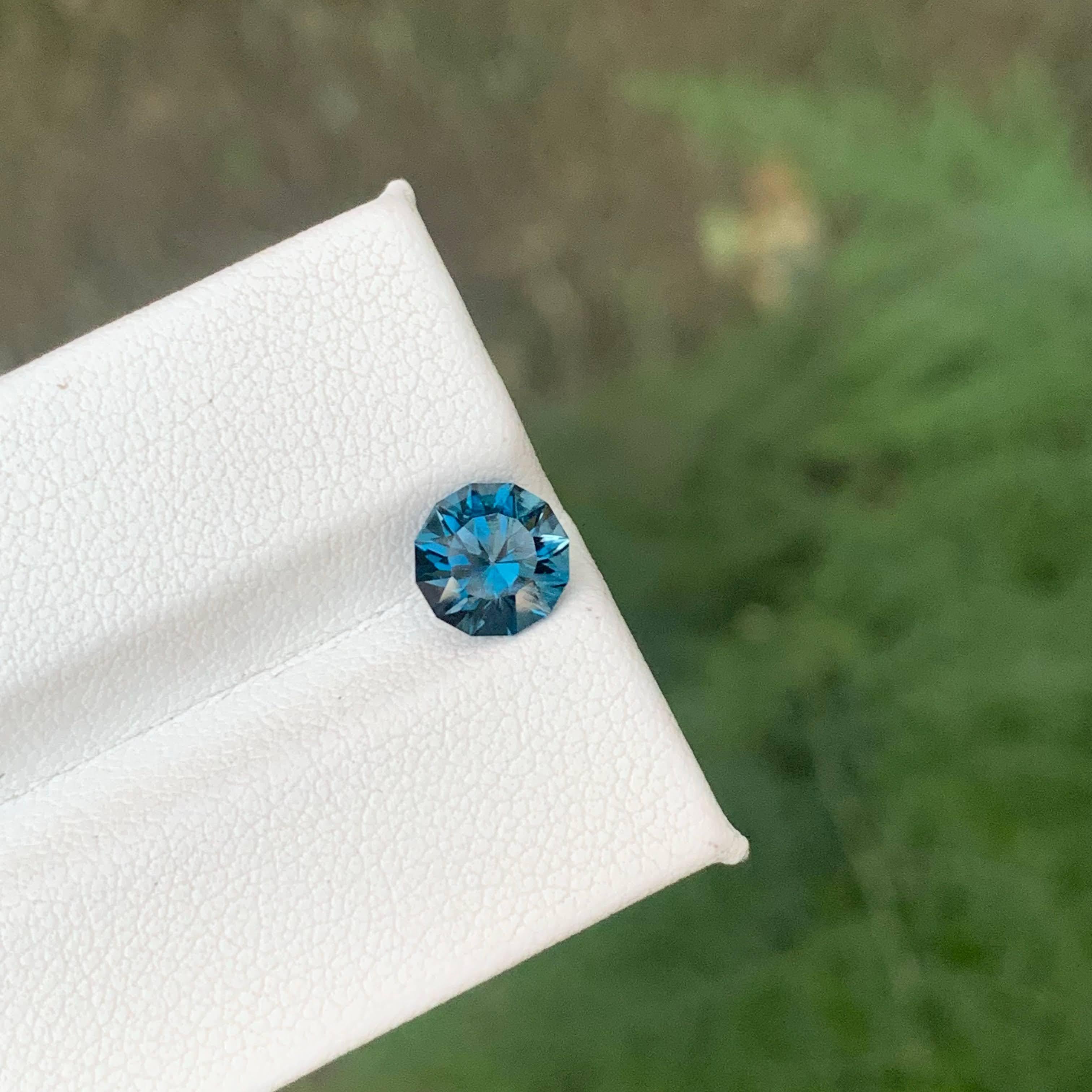 1,55 quilates de topacio de Londres azul natural suelto talla redonda piedra preciosa de Madagascar en venta 1