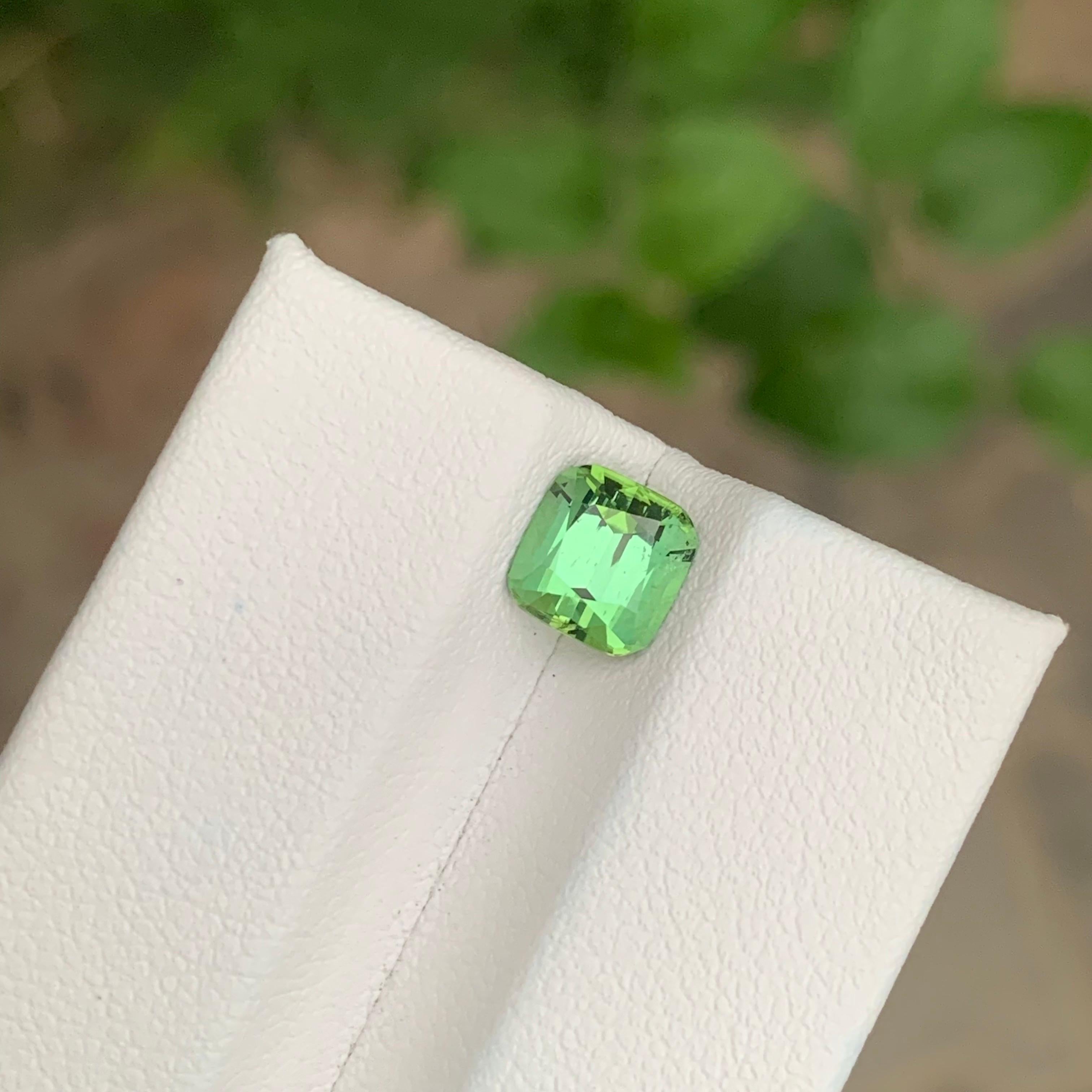1.55 Karat Natürlicher loser hellgrüner Turmalin Cushion Shape Edelstein im Zustand „Neu“ im Angebot in Peshawar, PK