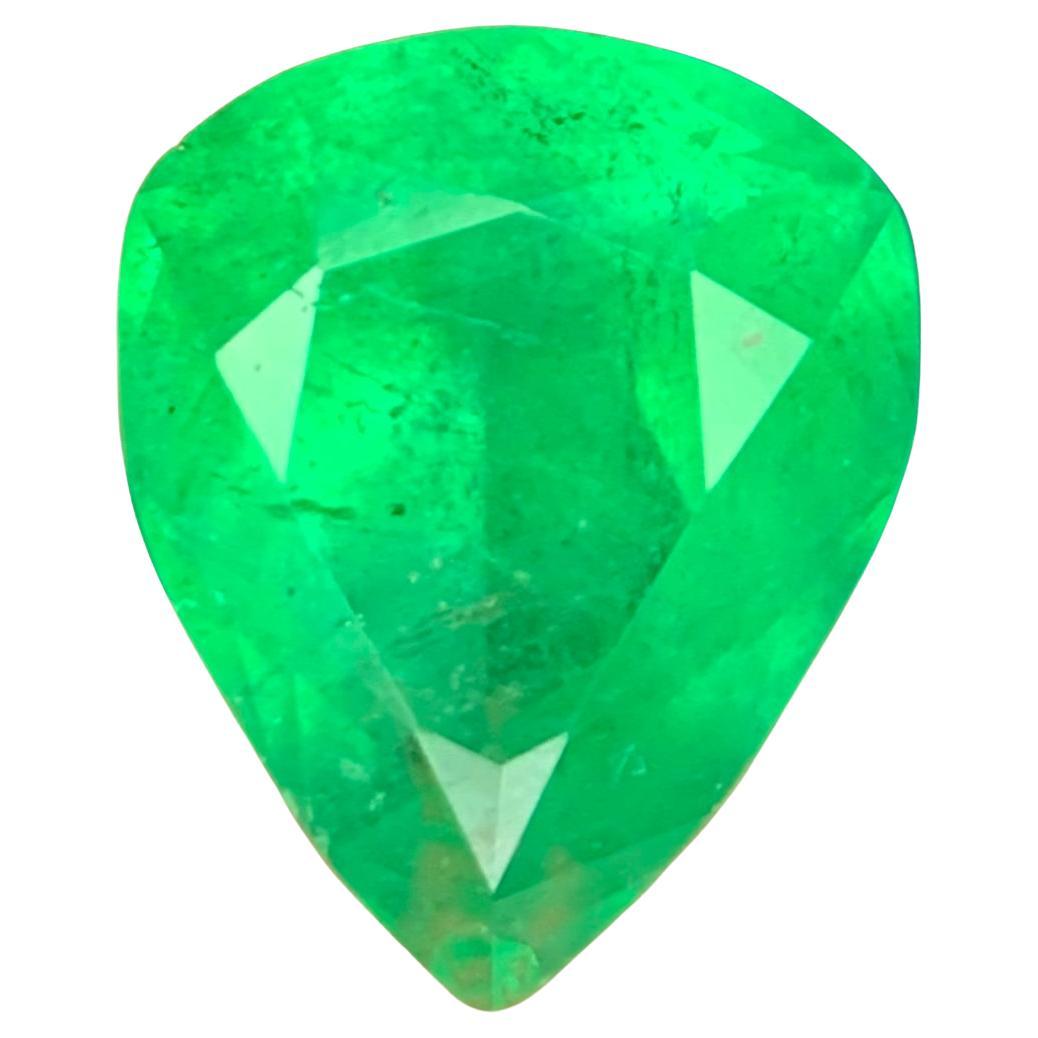 1,55 Karat Natürlicher Loser Smaragd Birnenform Edelstein aus Panjshir, Afghanistan im Angebot