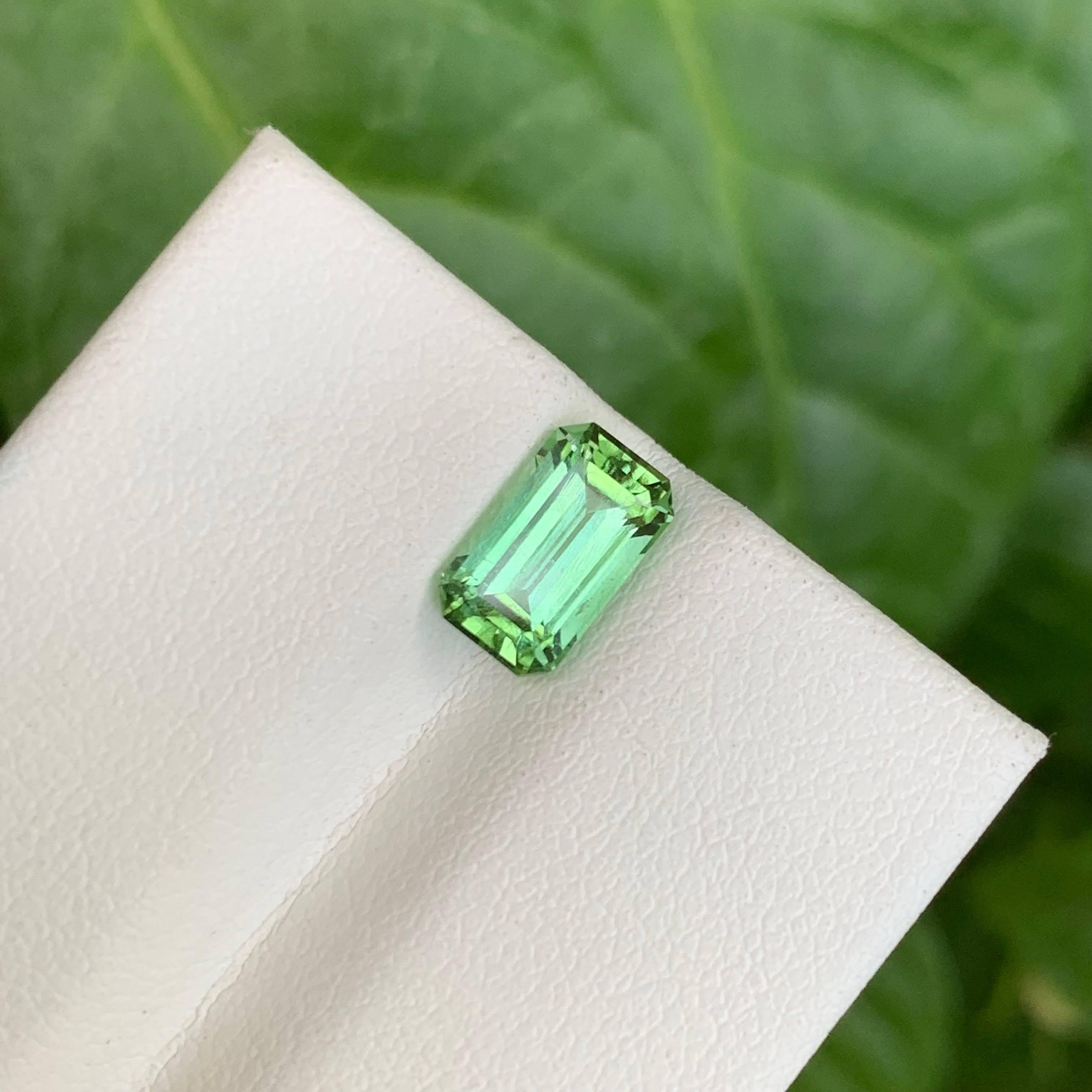 1,55 carati di tormalina naturale fine verde menta tagliata a smeraldo Gemma afgana In condizioni Nuovo in vendita a Bangkok, TH