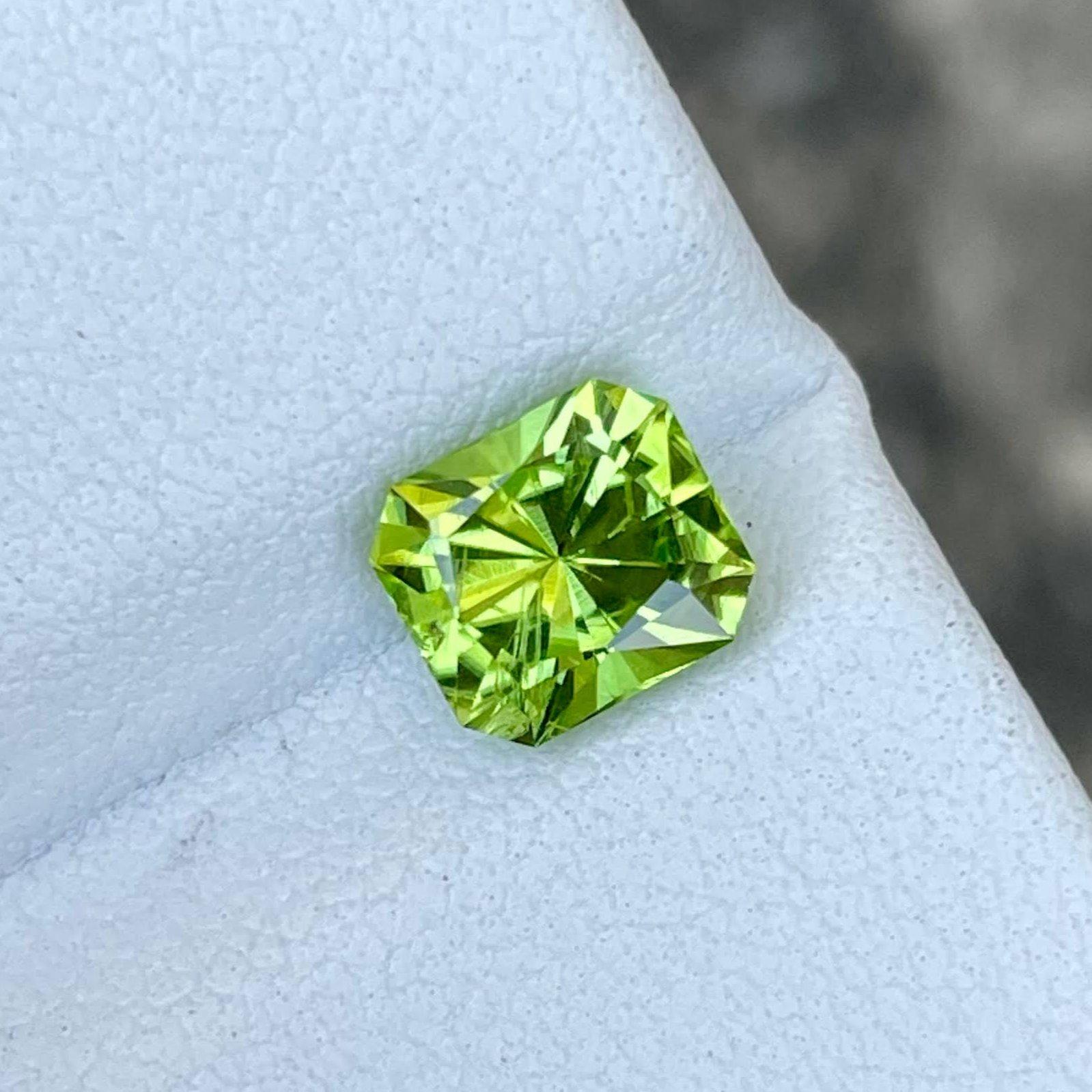 Women's or Men's 1.55 Carat Natural Loose Green Peridot Custom Precision Cut Pakistani Gemstone For Sale
