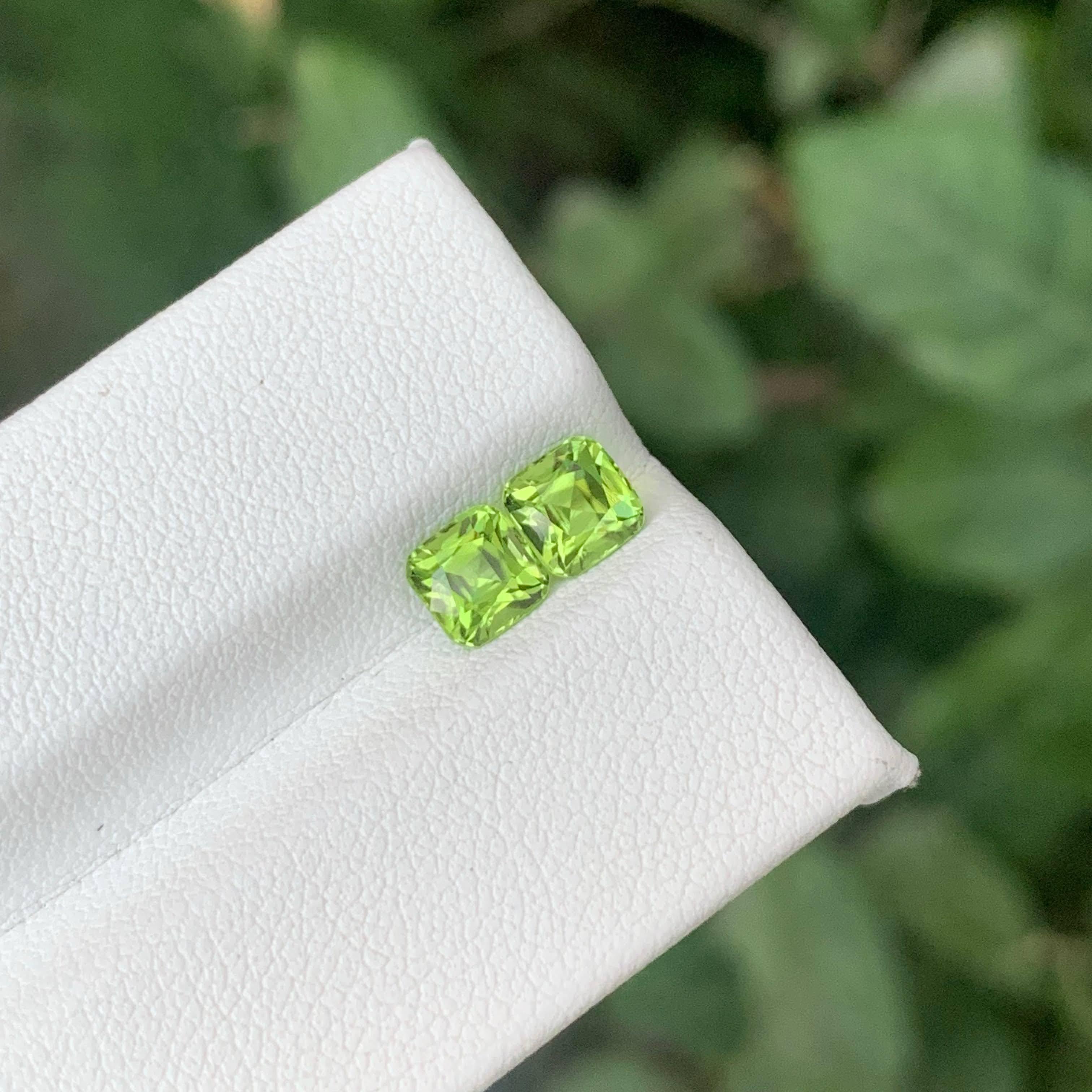 1.55 Carat Natural Loose Green Peridot Pair Cushion Cut Pakistani Gemstone im Angebot 5