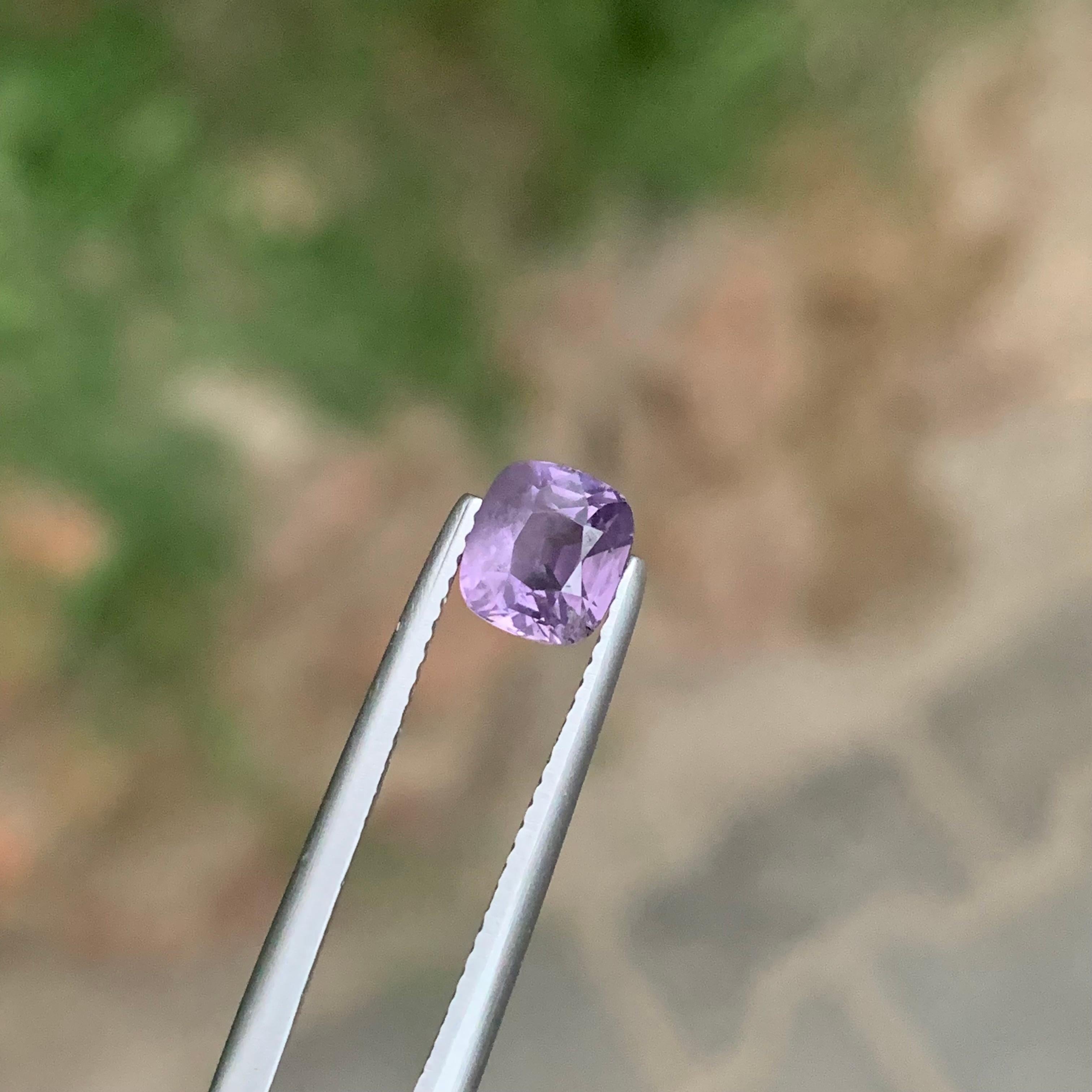 da uomo o donna 1.55 Carati Nature Spinello viola sfuso a forma di cuscino Gemma in vendita
