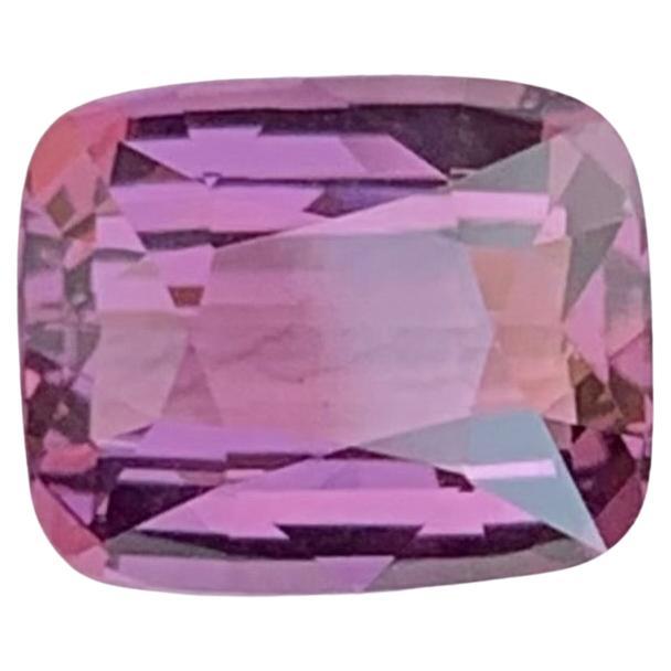 1.55 Carat Natural Loose Purplish Pink Spinel Cushion Shape Gemstone (pierre précieuse en forme de coussin)