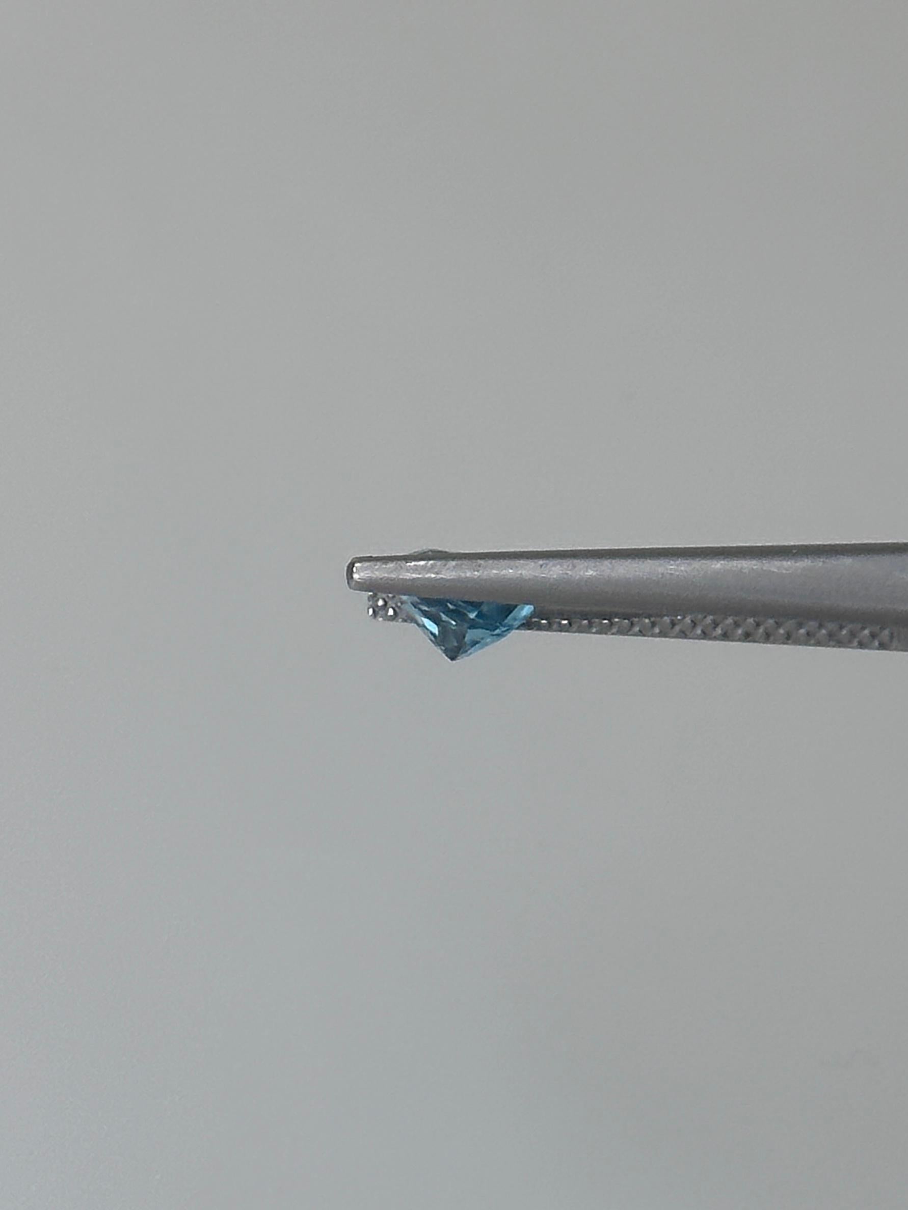 1.55 Carat Natural Metallic-Sky Blue Zircon In New Condition For Sale In Hua Hin, TH