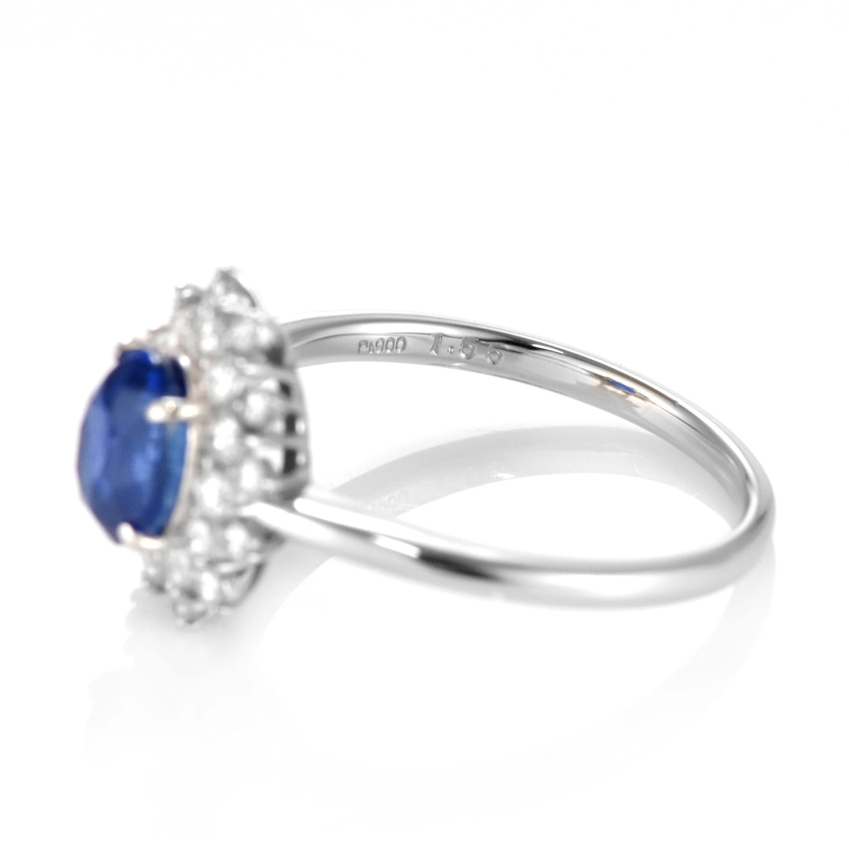 1.55 Carat Natural Sapphire and Diamond Ring Made in Platinum For Sale 4