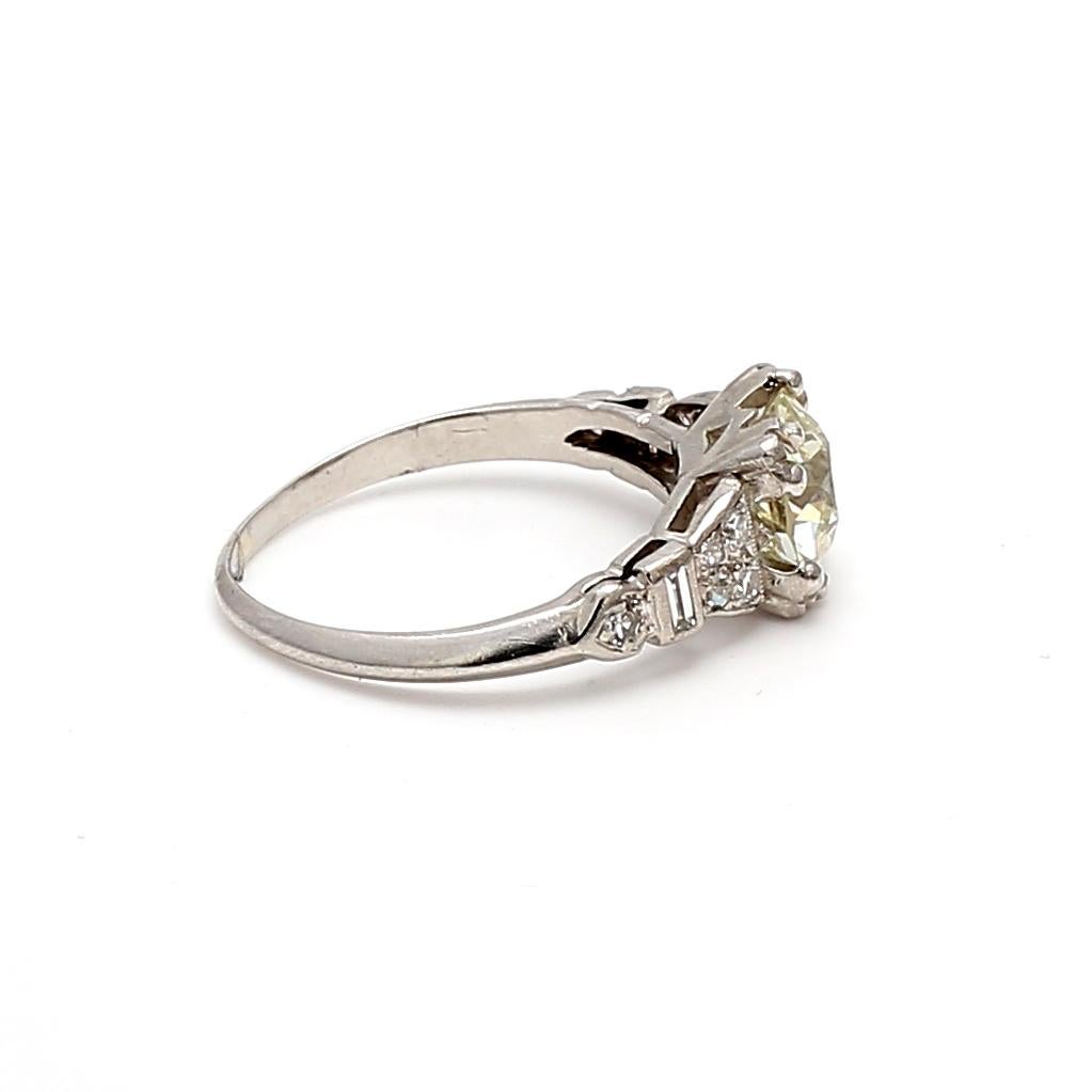Women's 1.55 Carat Old European Cut M-VS2 Diamond Platinum Art Deco Ring For Sale