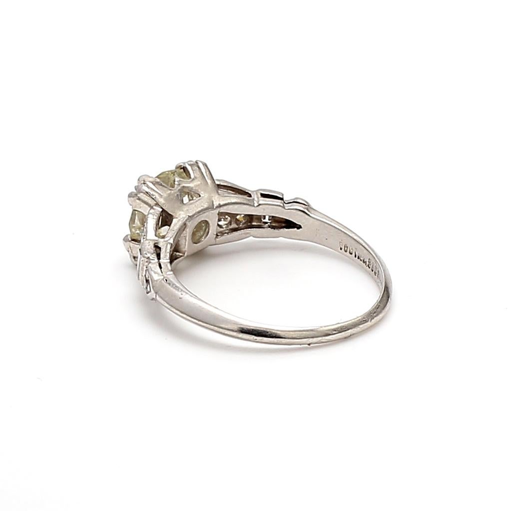 1.55 Carat Old European Cut M-VS2 Diamond Platinum Art Deco Ring For Sale 2