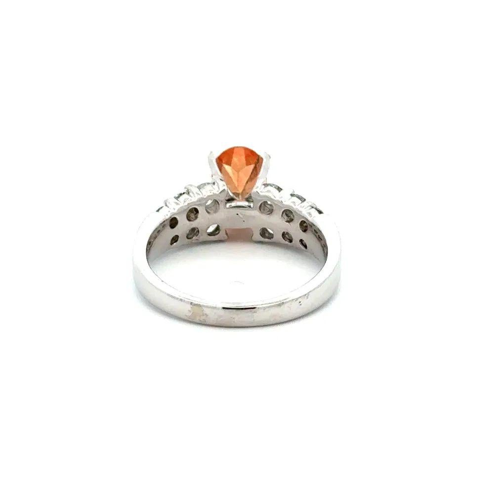 1.55 Carat Oval Spessartite Garnet and RBC Diamond Gold Vintage Cocktail Ring In Excellent Condition For Sale In Montreal, QC